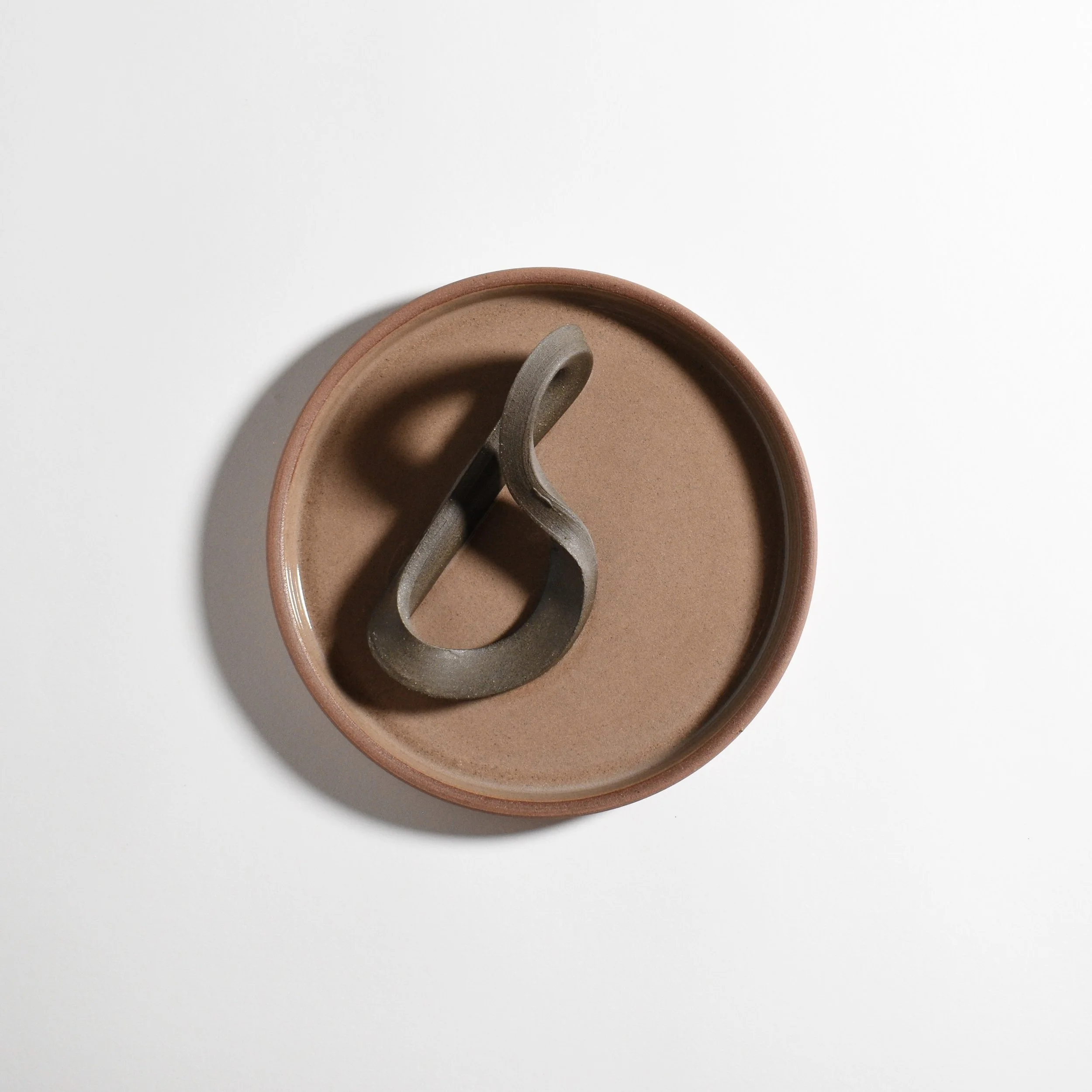 trinket sculptural medium fig8.JPG