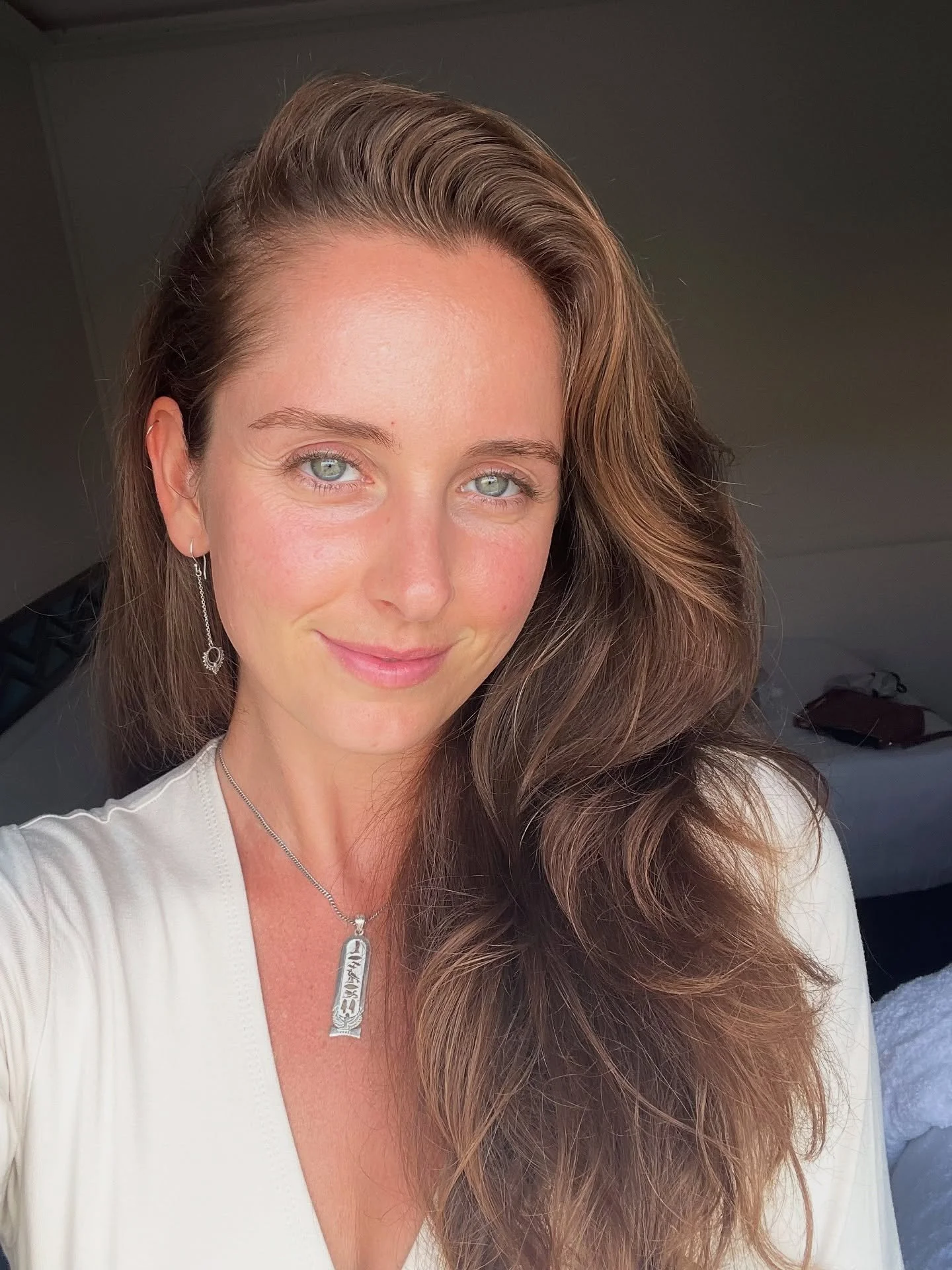 The real ✨ G L O W  U P ✨ starts within&hellip;

You can have the best skincare routine, the cleanest diet &amp; fitness plan&hellip;

But if your inner world isn&rsquo;t clear, your light will never shine through. 

When we do the work to clean up t