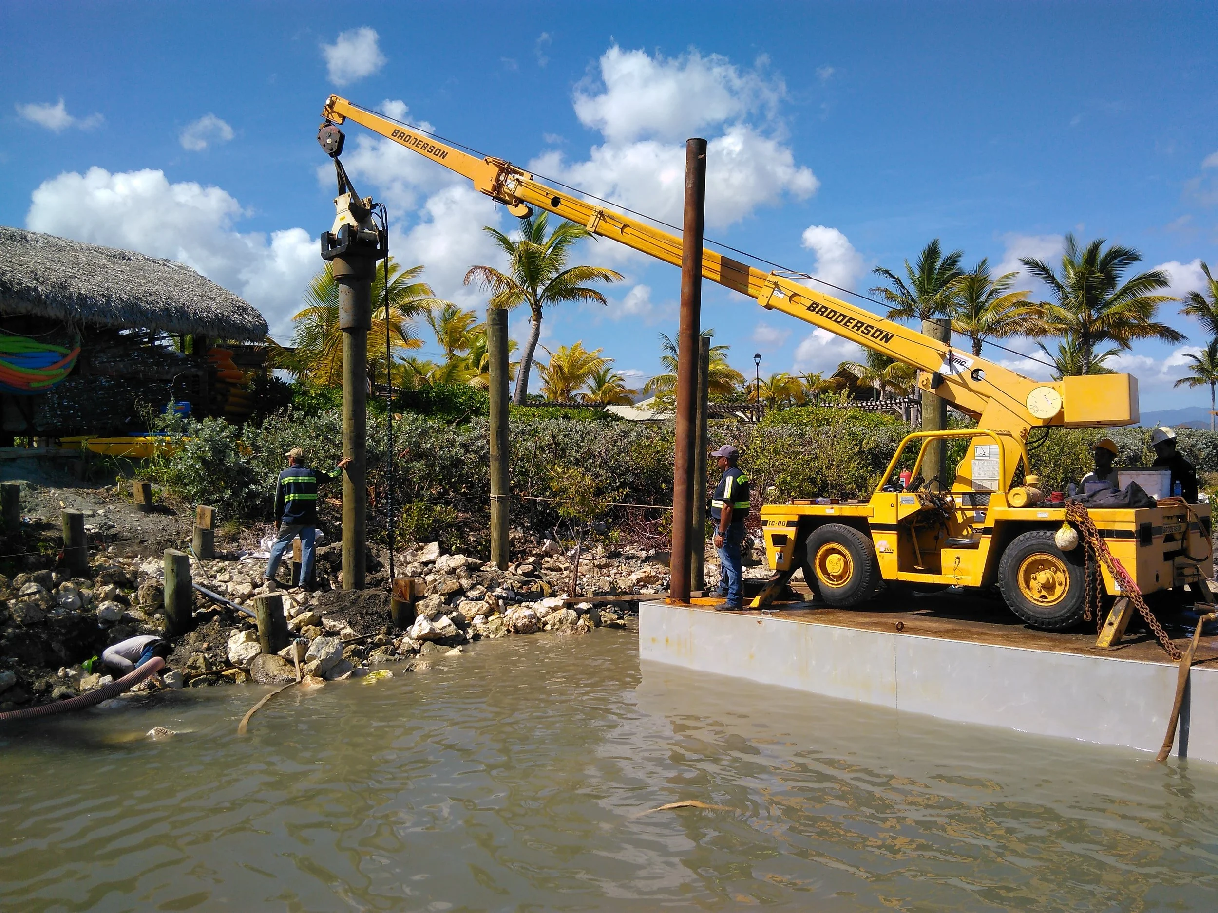 MARINE CRANE SERVICE.jpg