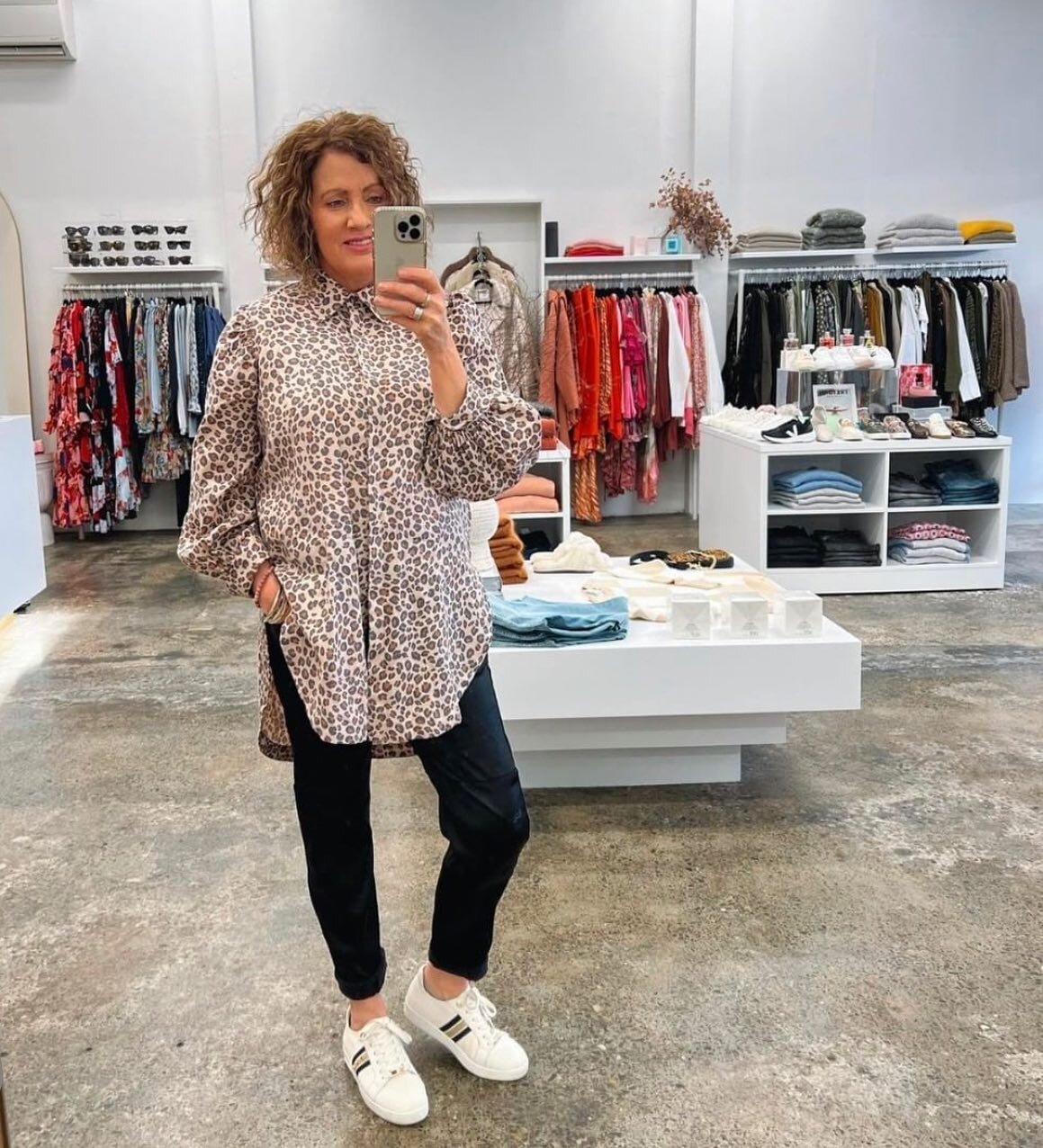 the ZEAL shirt - you can&rsquo;t go wrong with this baby &hellip;
Jenny looking fab @rubyroseboutique_ 💗
@zoekratzmannfootwearandapparel