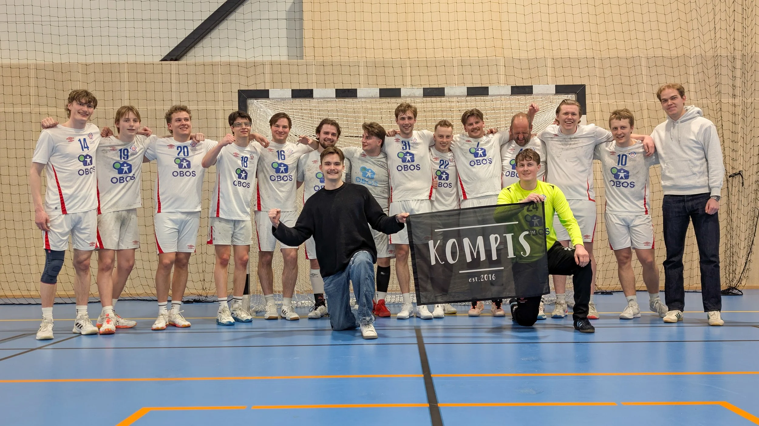 FØRSTE SESONG MED SENIOR HÅNDBALL