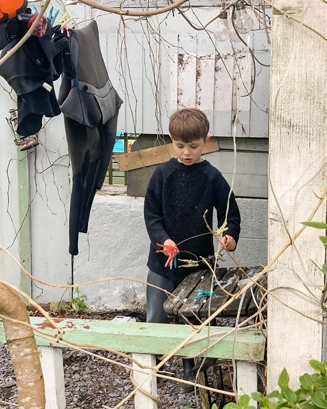 Now that the warmer weather has arrived, the @woodlandtrust has put together some activities you can do outside or in the garden to keep your little ones entertained whilst at home! 
If you don&rsquo;t have your own space to enjoy outside then try to