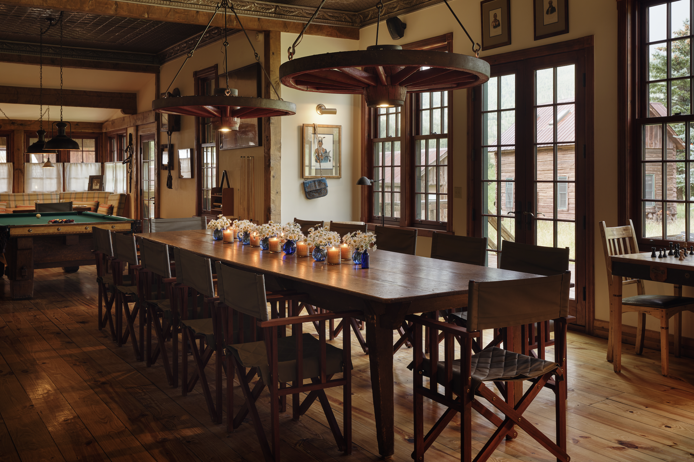  Bar and pool room in wooden cabin at Dunton Hot Springs, Colorado, USA 