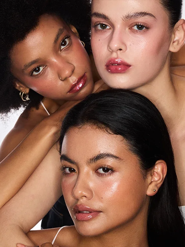 Models wearing JOOCYEE Jelly Highlighter with glossy, luminous C-Beauty makeup finishes