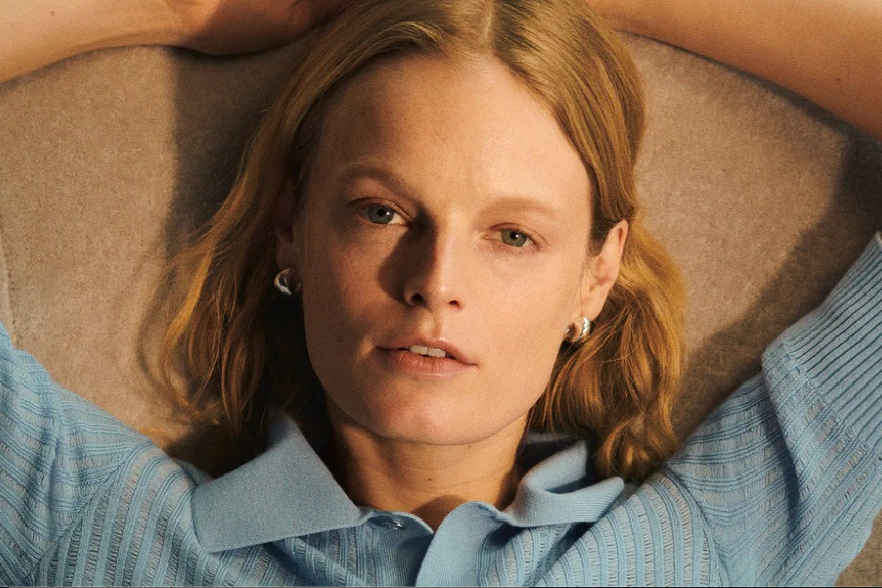 Natural polished makeup look with glowing skin, soft taupe eyes and blurred neutral lips, inspired by Merit Beauty minimal aesthetic