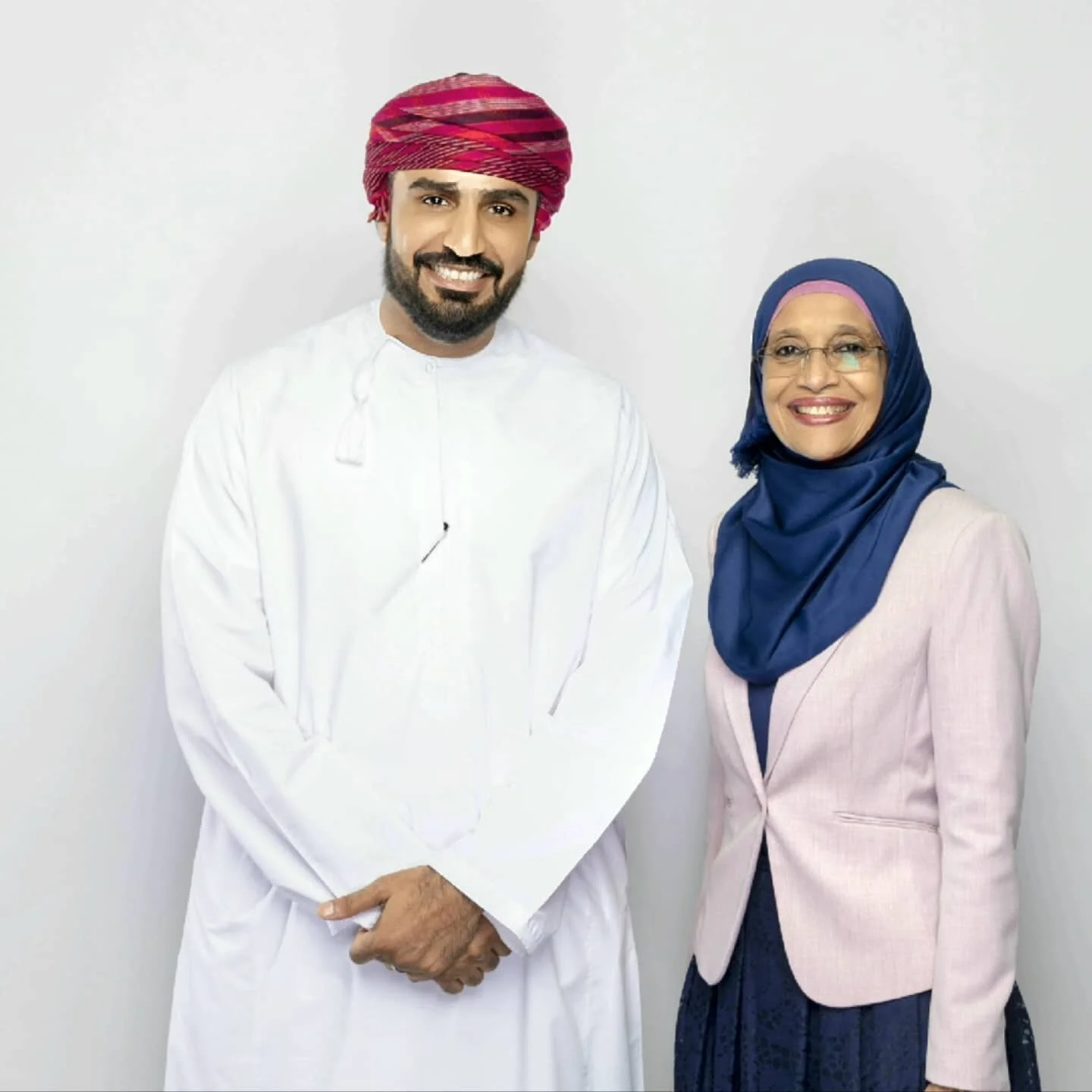 عميدة كلية مجان الجامعية، مها كوبيل. قيادية ومن طراز نادر على الساحة الأكاديمية العمانية.نفسها الطيبة وروحها البيضاء وشخصيتها المتواضعة جعلت من الكل بأن يجتمع على محبتها ويركب قارب رؤيتها لتقدم وازدهار الوطن بشغف. لها كل التقدير والاحترام.
-
من ارشيف