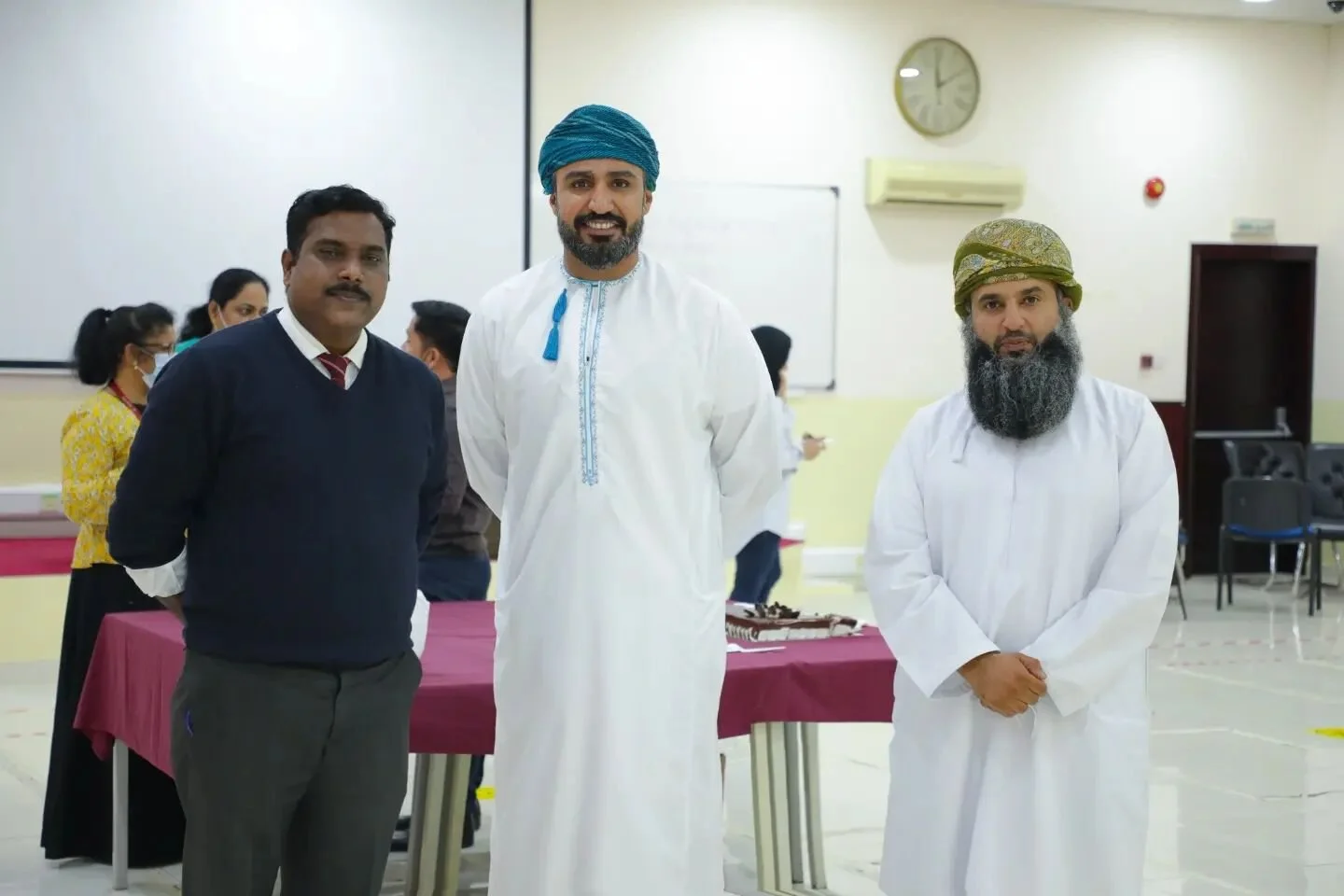 The Goodbye Cake.
-
Each one of you made a great mark. Sad to see you go but wishing you happiness as you begin a new chapter in your life.
-
@mayoosh.albayat
@tulika_m_
Kiran
Salim
Jacintha
Dr Anita
Wafa
Zainab