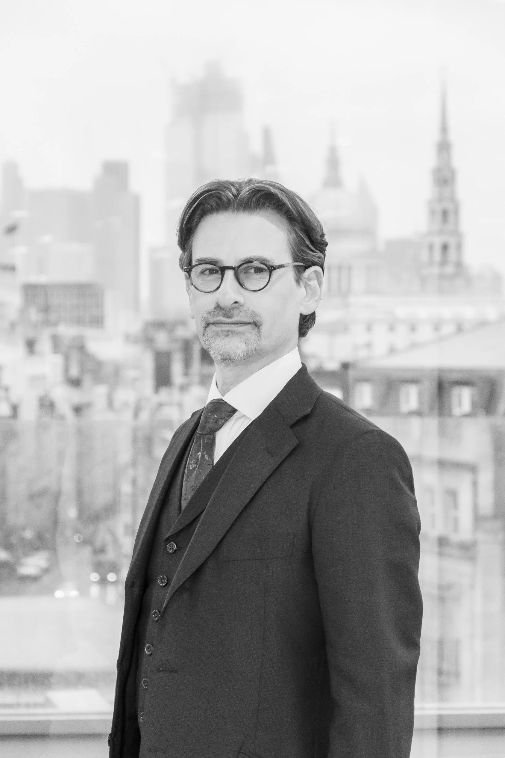 Toby Landau QC, barrister at Essex Court Chambers, photographed at the International Arbitration Centre in London, www.int-arb.com
