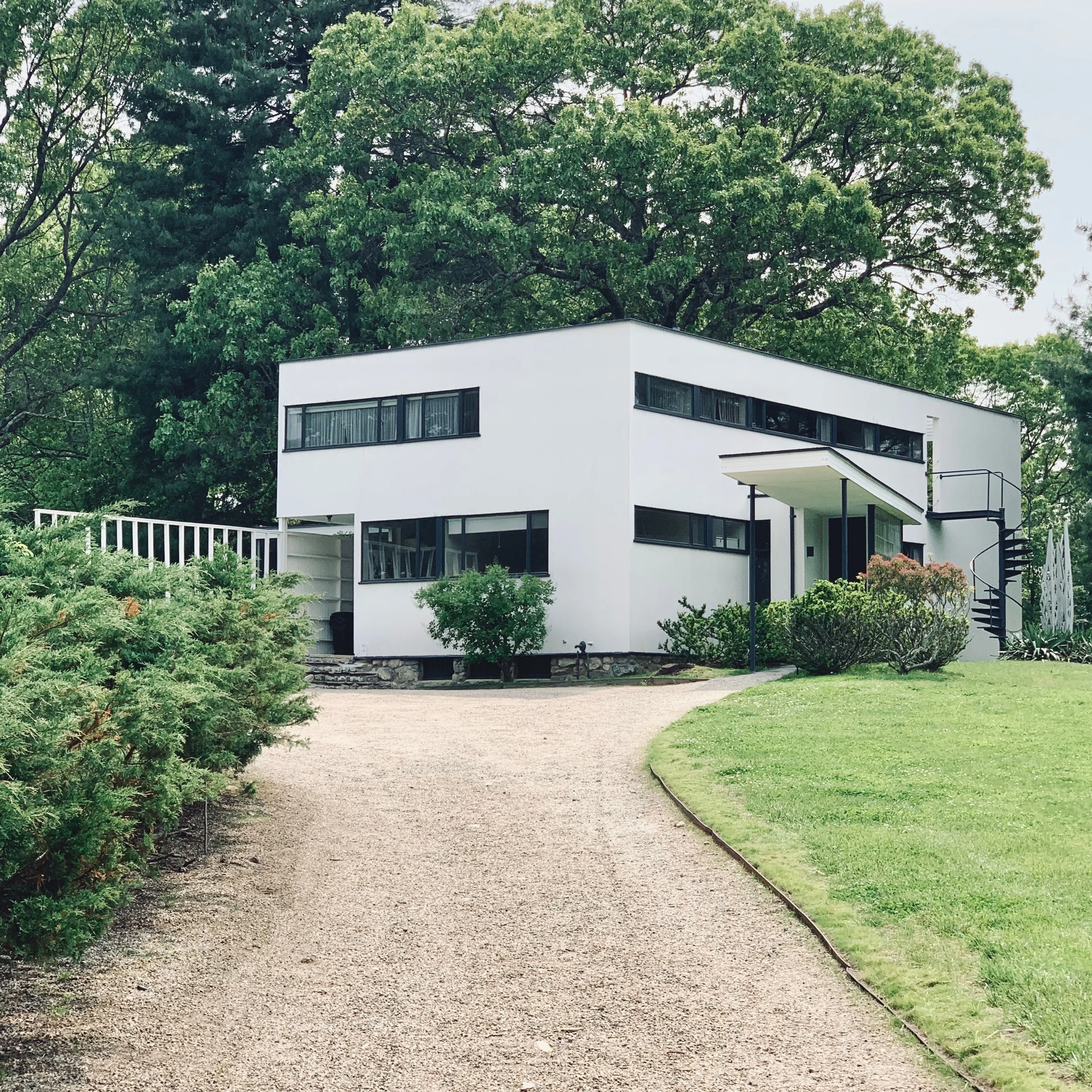 Gropius House, Exterior