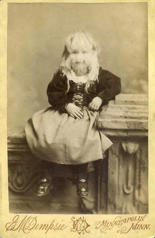 Алиса Элизабет Доэрти родилась 14 марта 1887 Миннесота, США в обычной семье, имеющей здоровых, красивых детей.