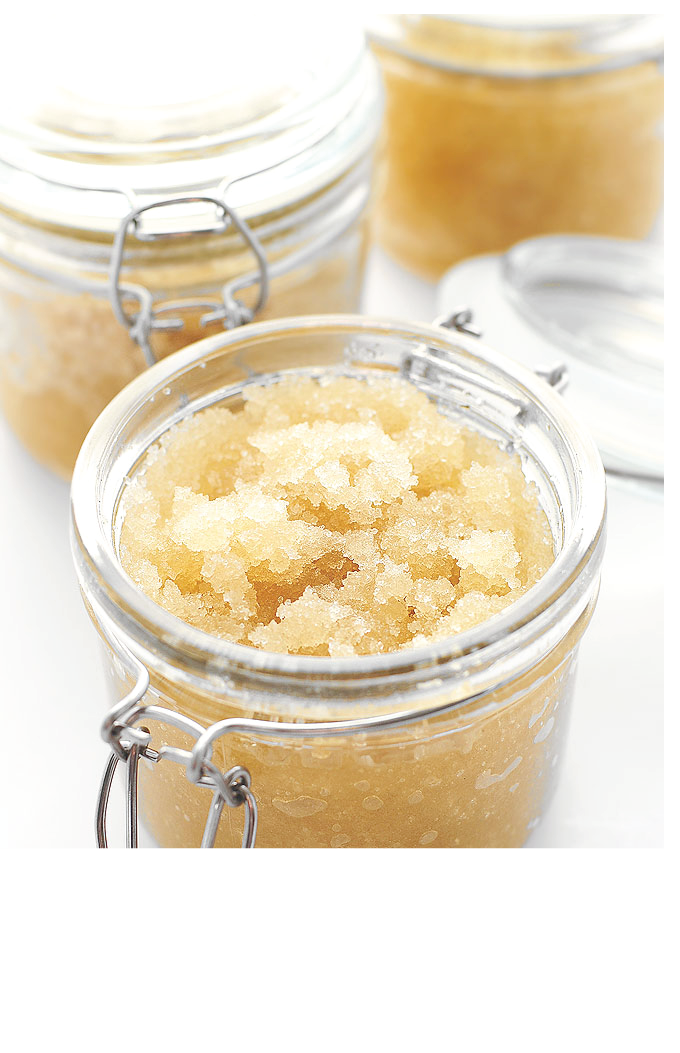 Easy homemade body scrubs to get that dead skin off!