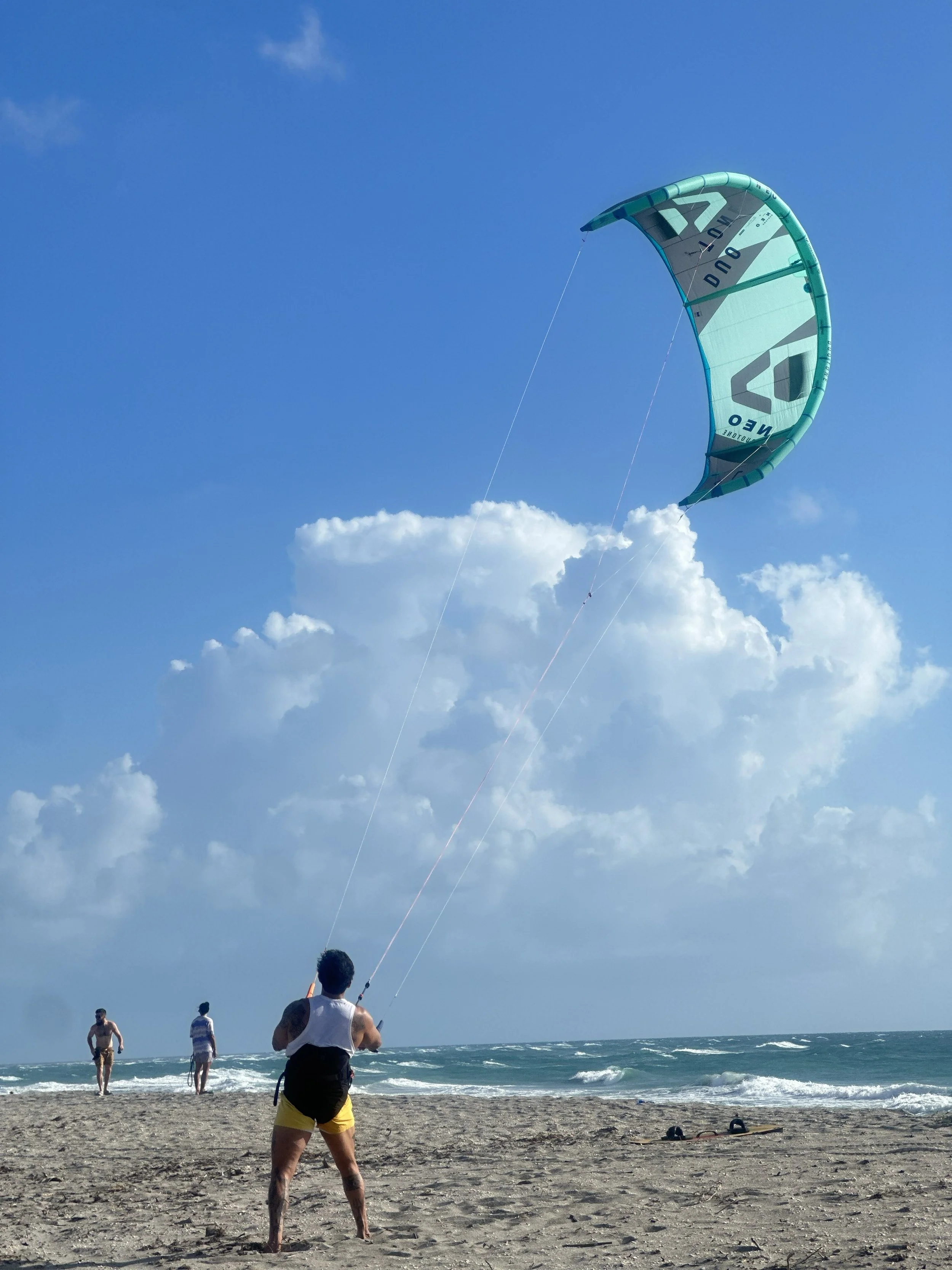 Kitesurf fly.jpg