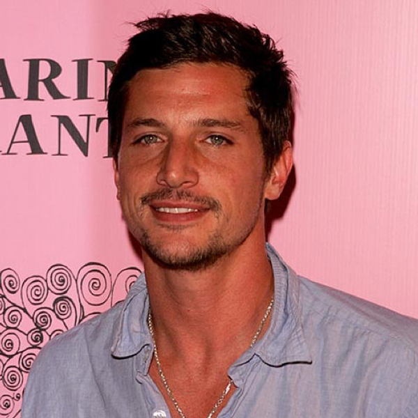Simon Rex
