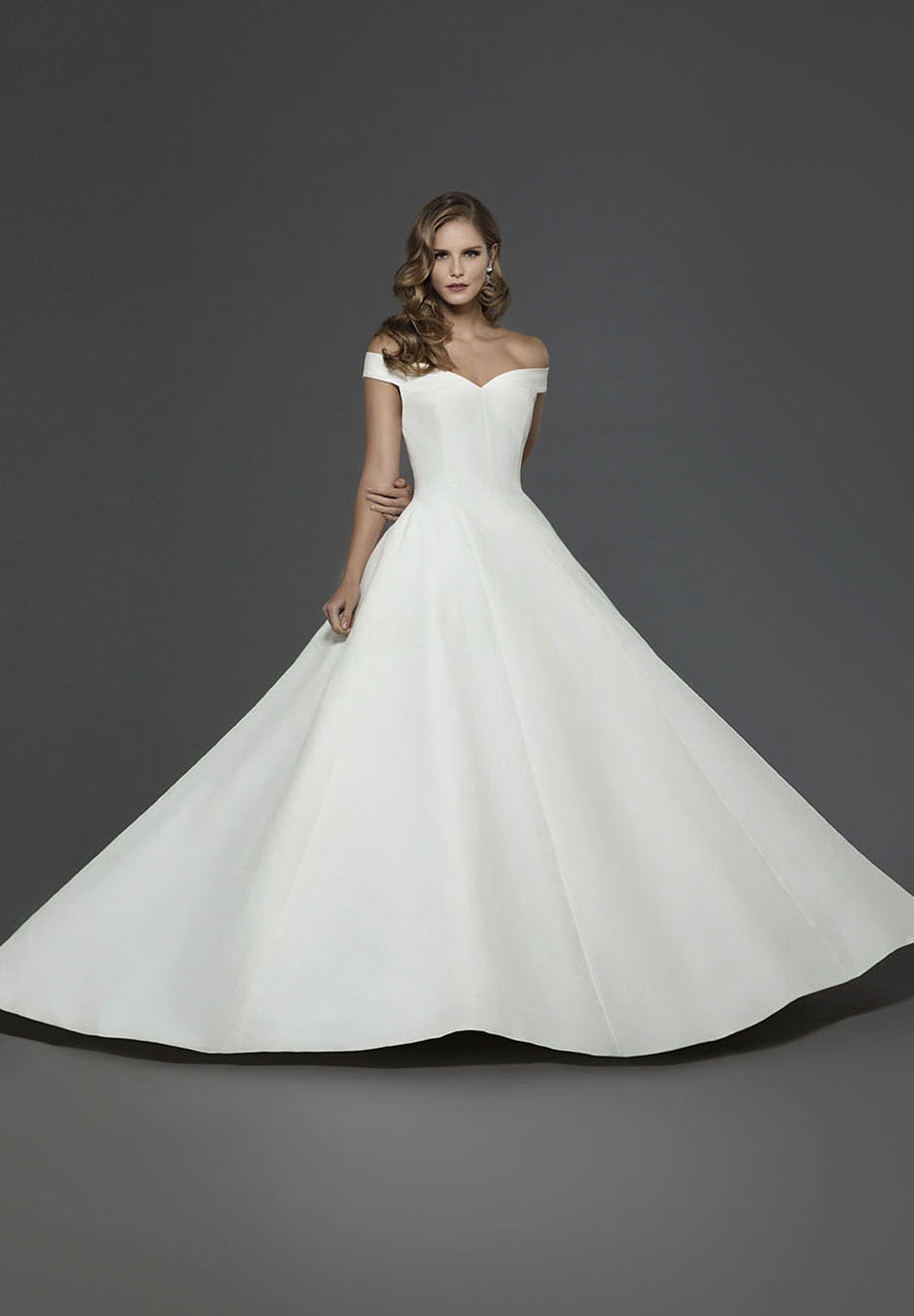 matthew_christopher_antoinette_front_gown_collective_atlanta.jpg