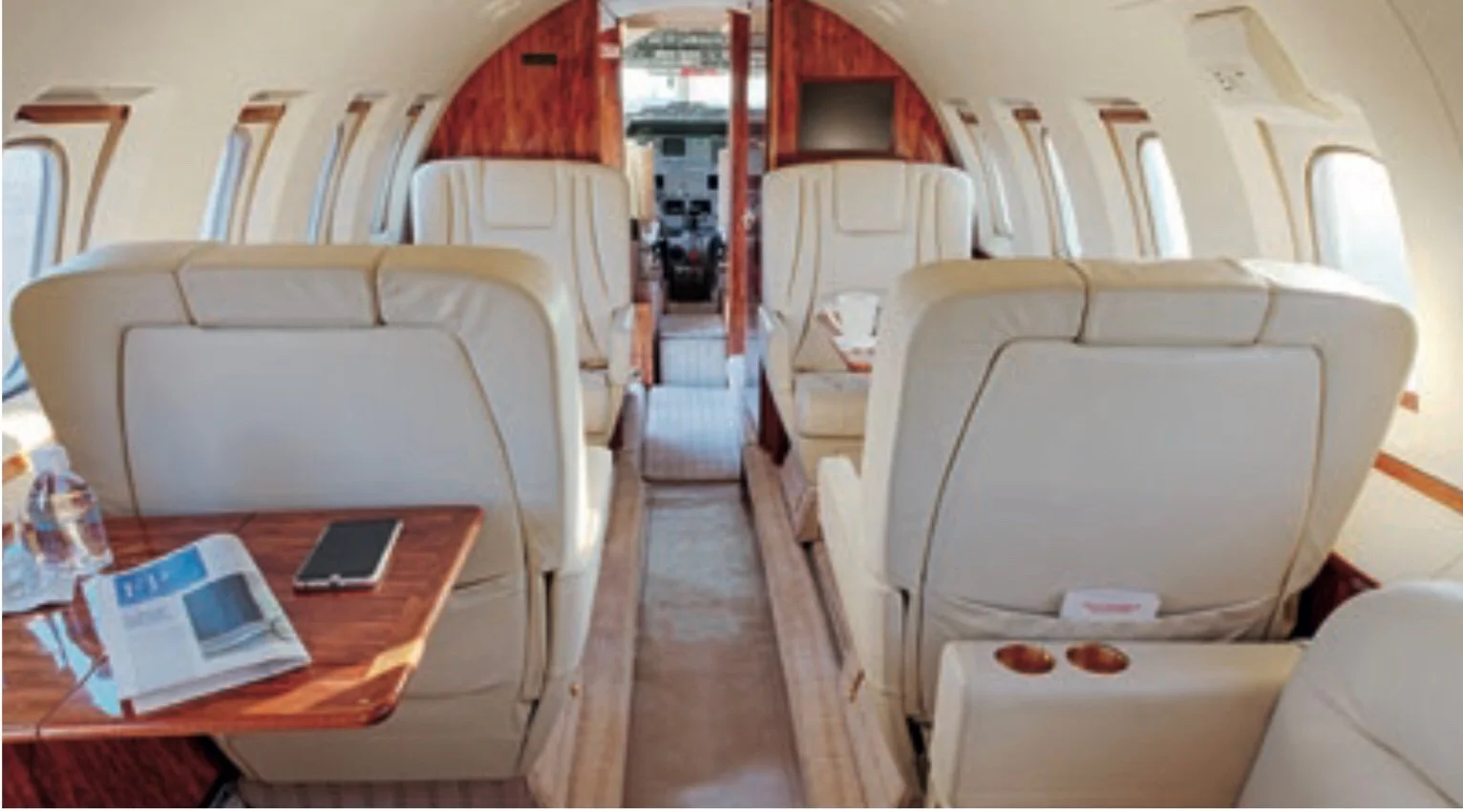 Interior 2.jpg