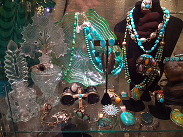 jewelry.for.ladies.at.vivilore.gift.shop.jpg