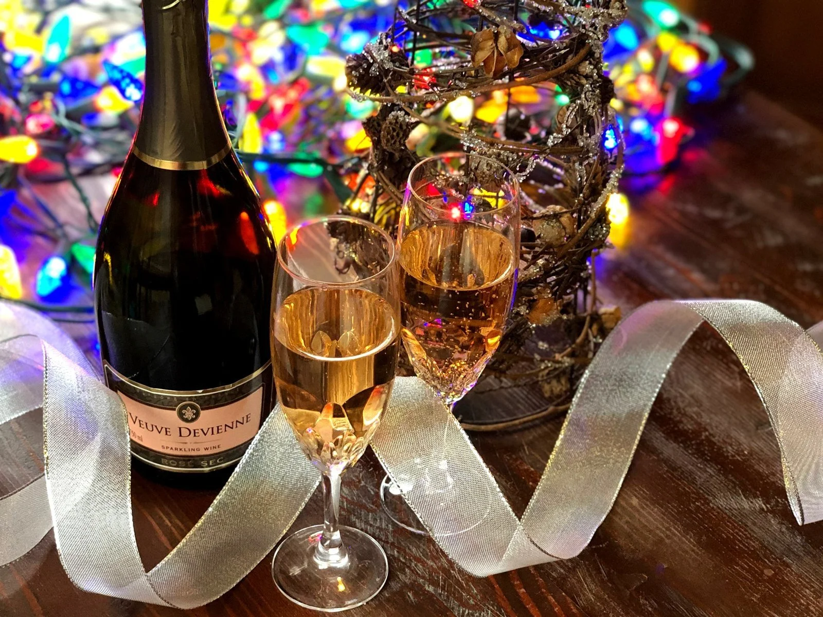HolidayChampagne1600.jpg