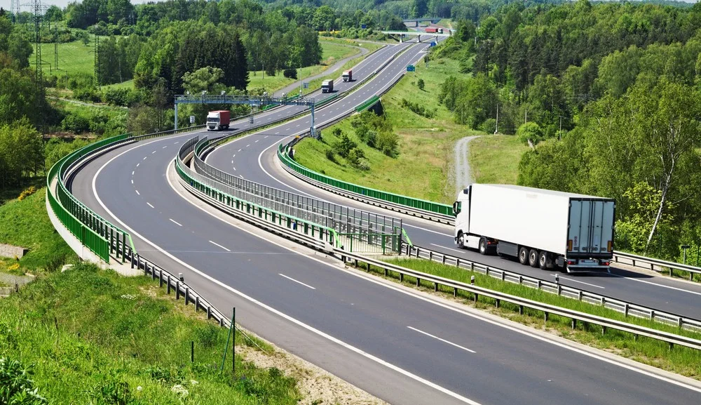 240578779-BBI-Trucking-1000x577.jpg