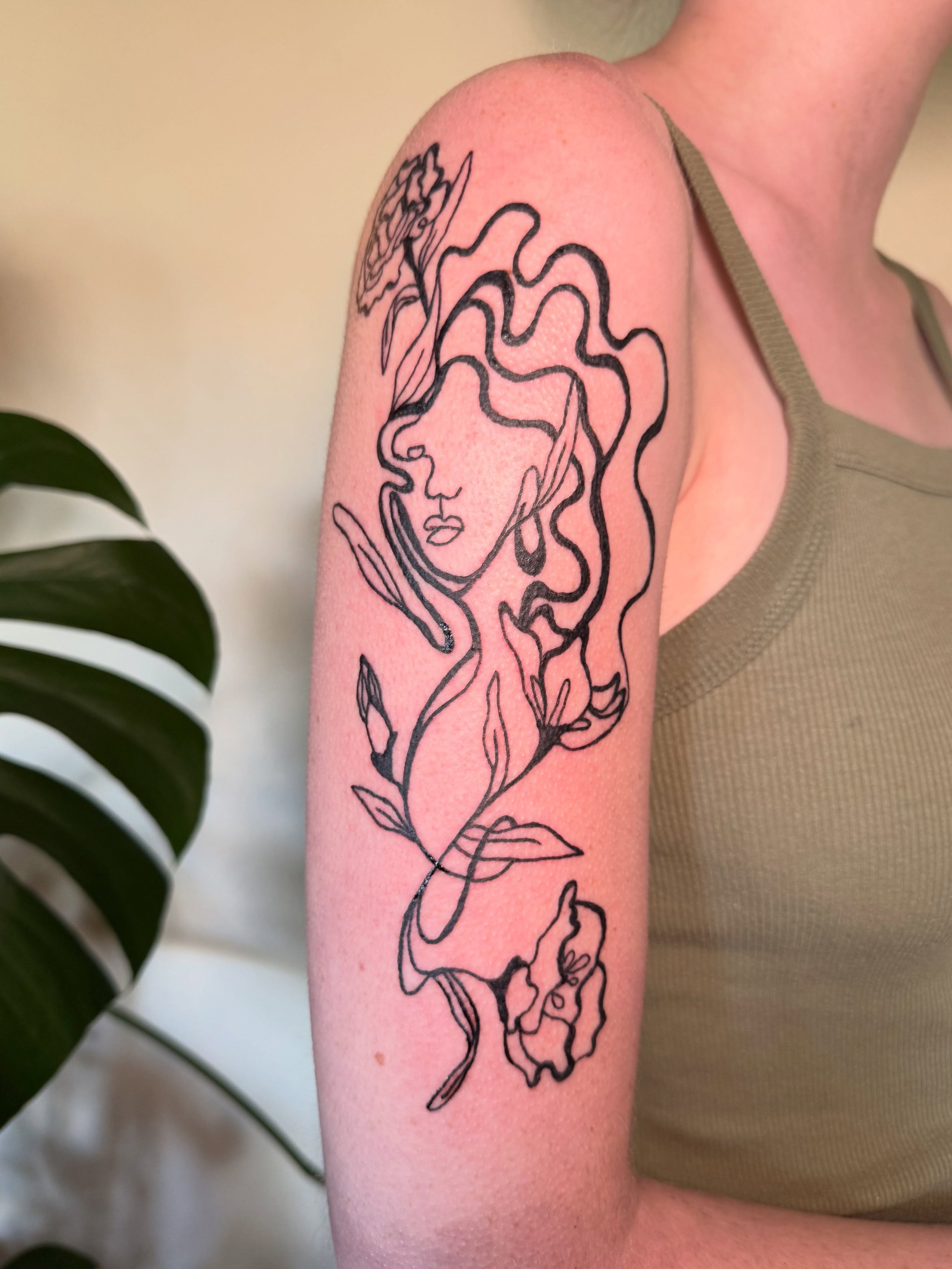 Some lovely fem-figure tats iv done recently &amp; some iv been dreaming about inking💋 More pls &amp; ty

#fortcollinstattoo #womentattooartists #denvertattooartist #bouldertattoo
