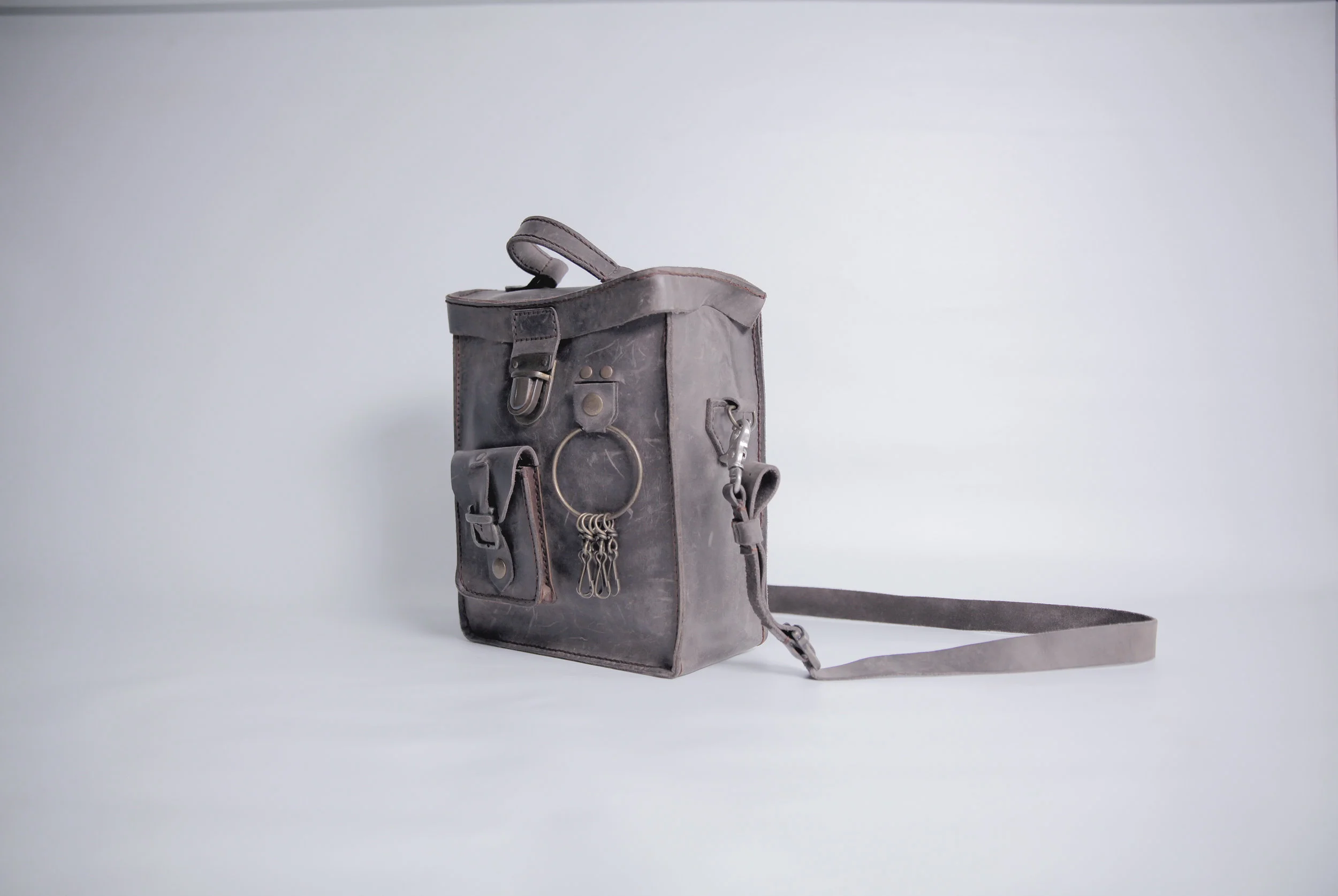 THE TIME TRAVELLER An original design inspired by the world war artifacts