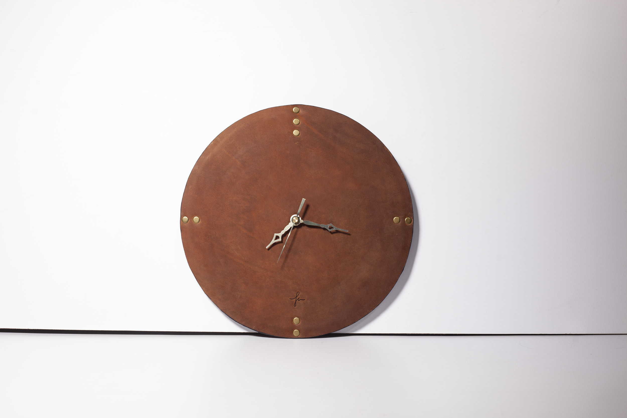 old is gold wall clock_2.jpg