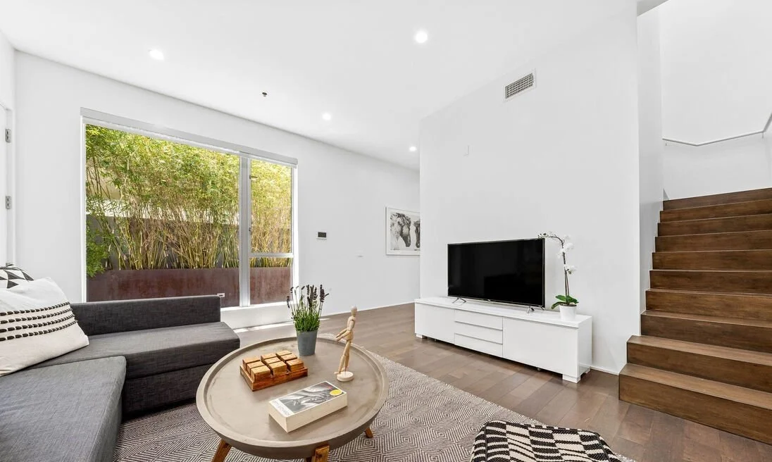 935 North San Vicente Boulevard, Unit 3, West Hollywood, CA 90069