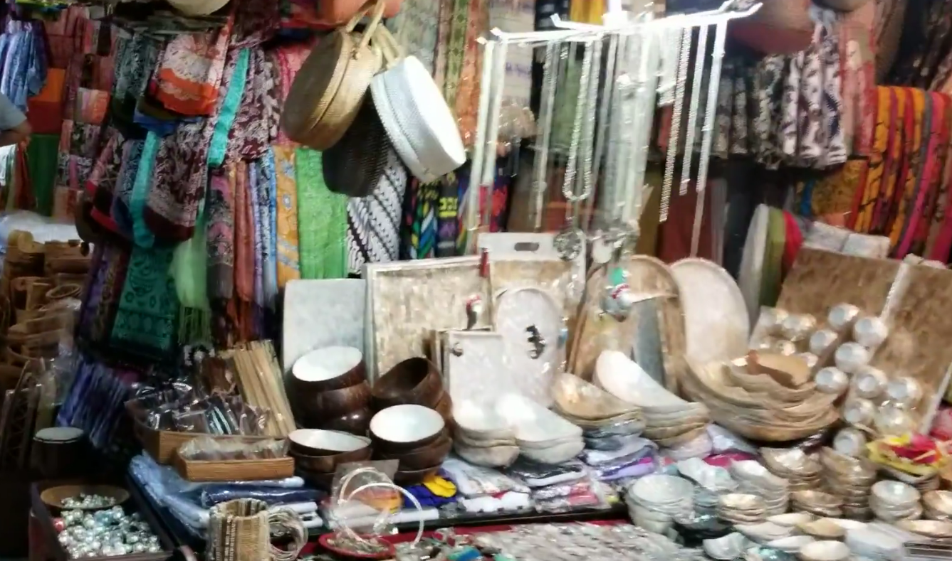  Ubud Traditional Art Market