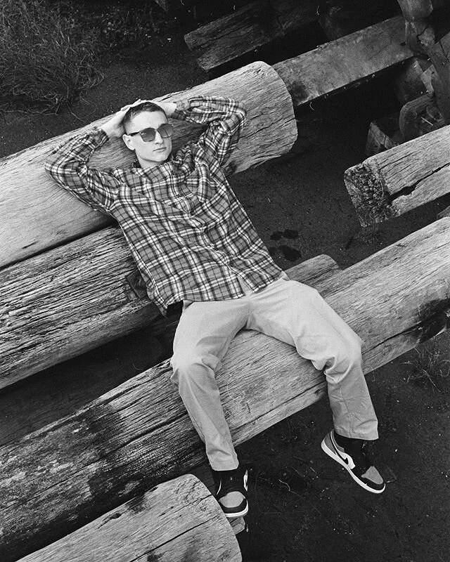 @_numpty__ looking suave as per usual. Shot on tri-x but I pushed it to 800 out of curiosity