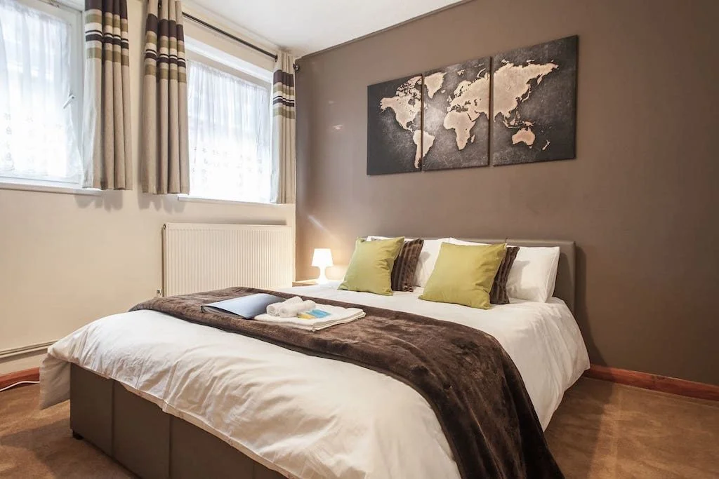 Chocolate-Room-Airbnb-London-1024x683.jpg