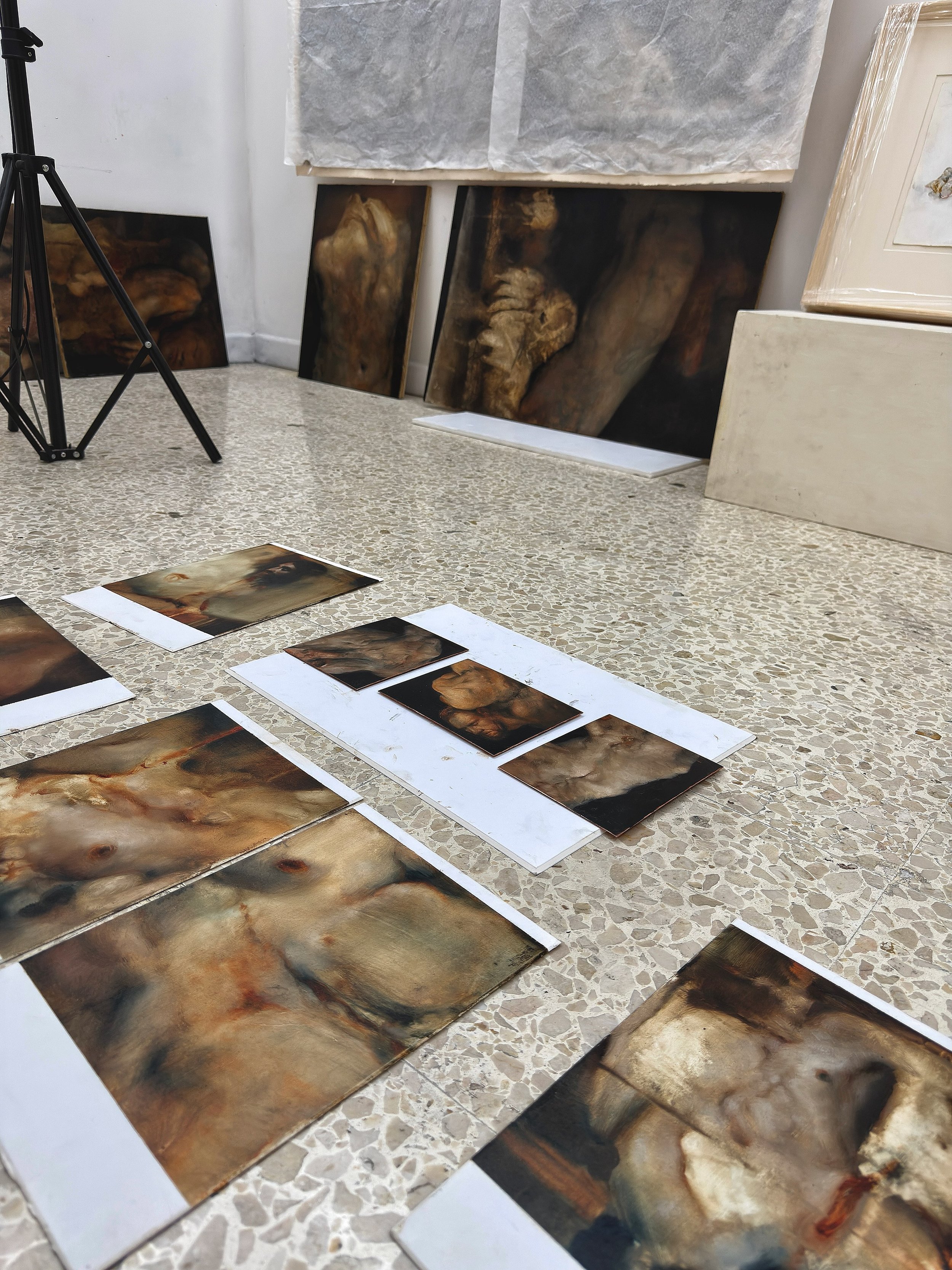 Studies // From the deep &mdash; before thought, before correction, before they become anything else.
.
p a r a - b a r o q u e
.
n o t e s f r o m t h e a n t h r o p o c e n e
.
#anthropocene #parabaroque #painting #marioabela
#victoriagozo
