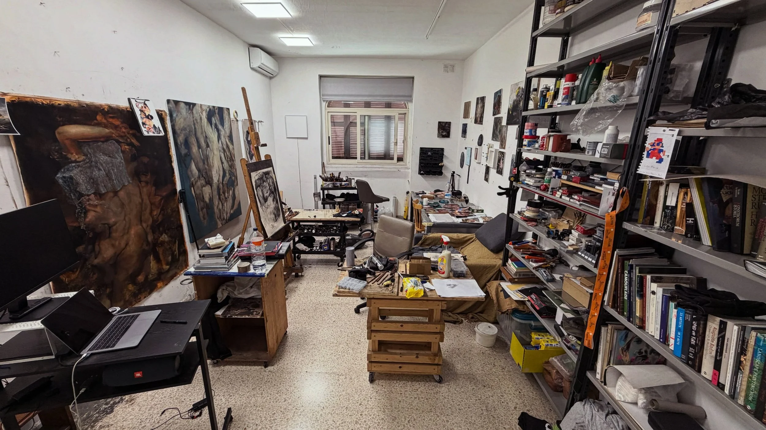 @@@
.
p a r a - b a r o q u e
.
n o t e s f r o m t h e a n t h r o p o c e n e
.
#anthropocene #parabaroque #artiststudio #marioabela
#victoriagozo