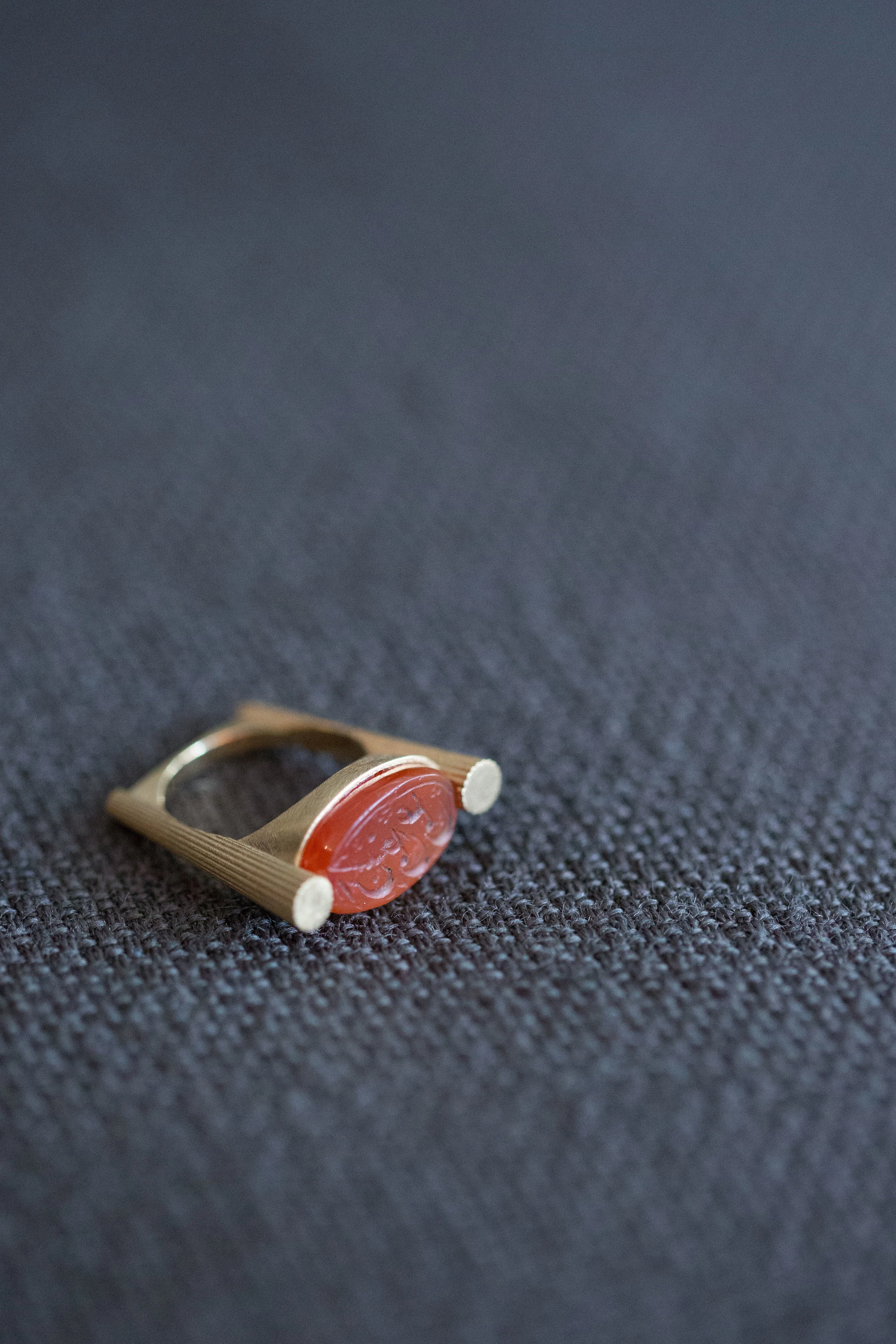 Ring with Qajar period carnelian agate amulet