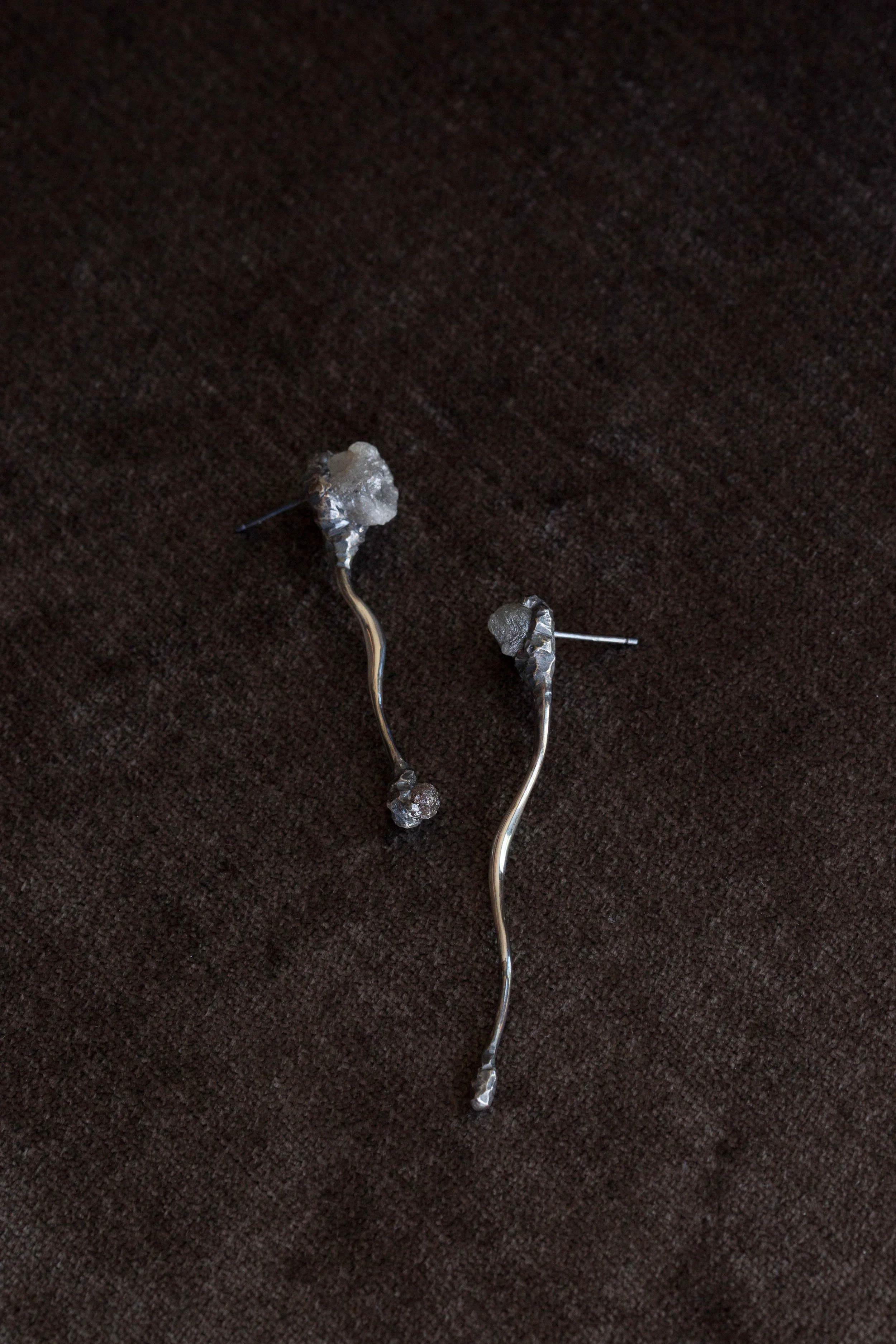 Silver rough diamonds earrings