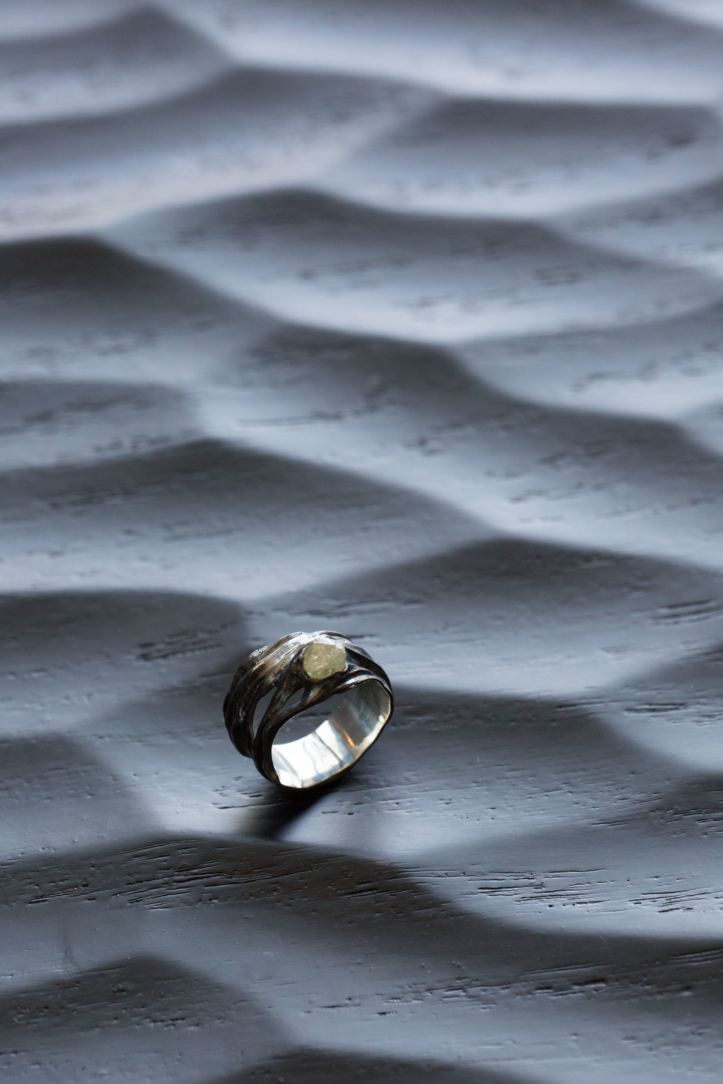 Silver rough diamonds ring 