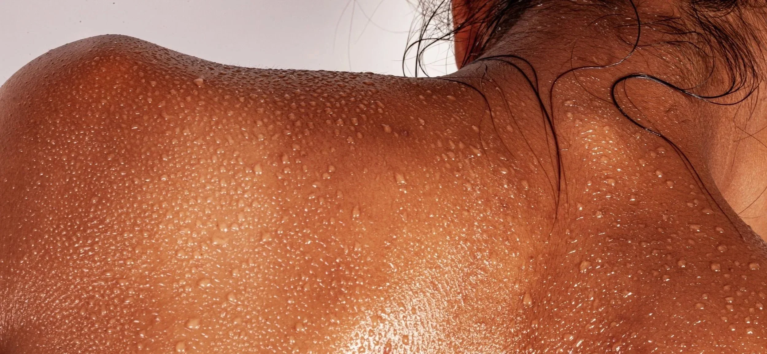 Rücken-Hydrafacial vor den Festtagen
