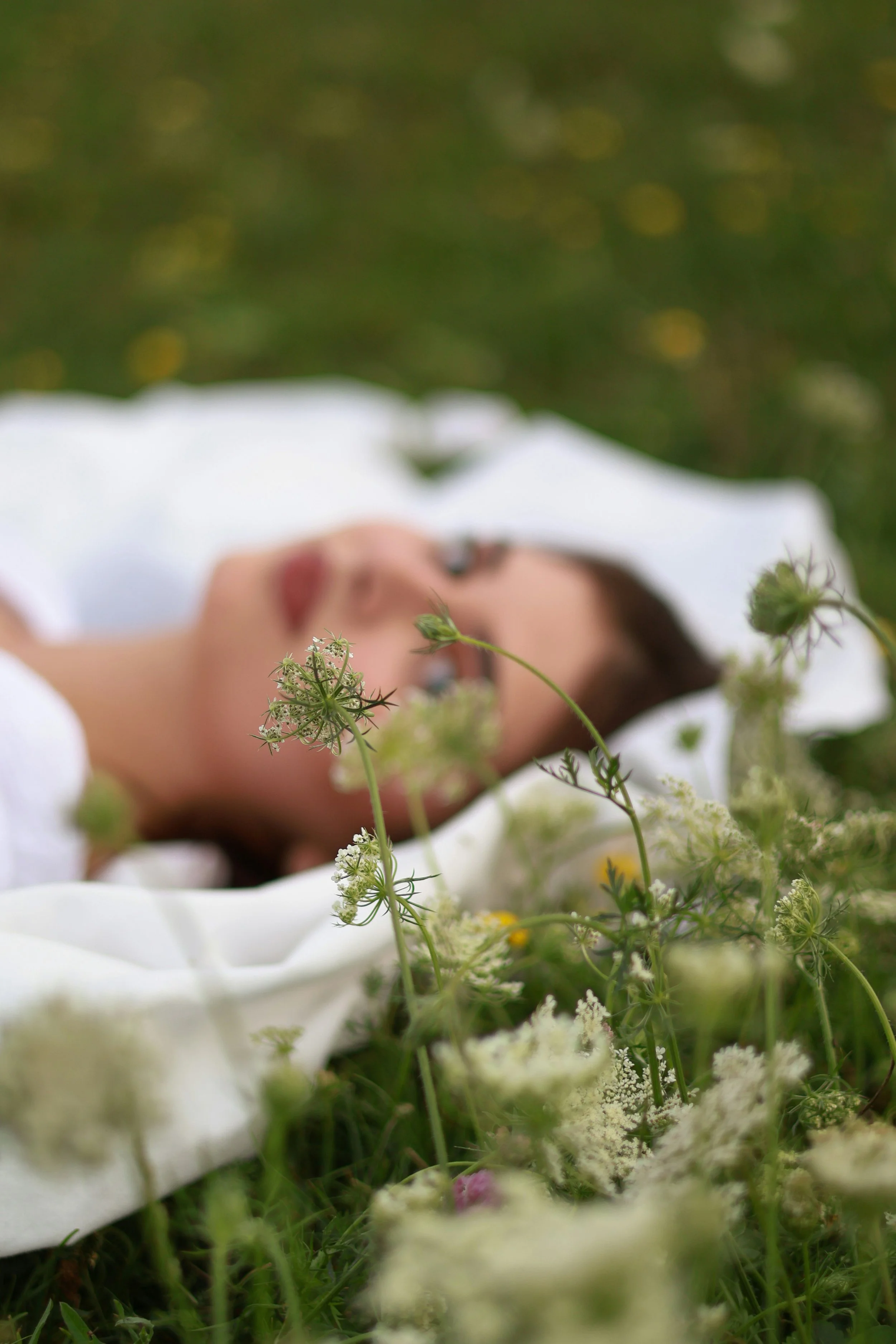 Sommer Hautpflege mit Supplements und professionellen Behandlungen für strahlende Haut