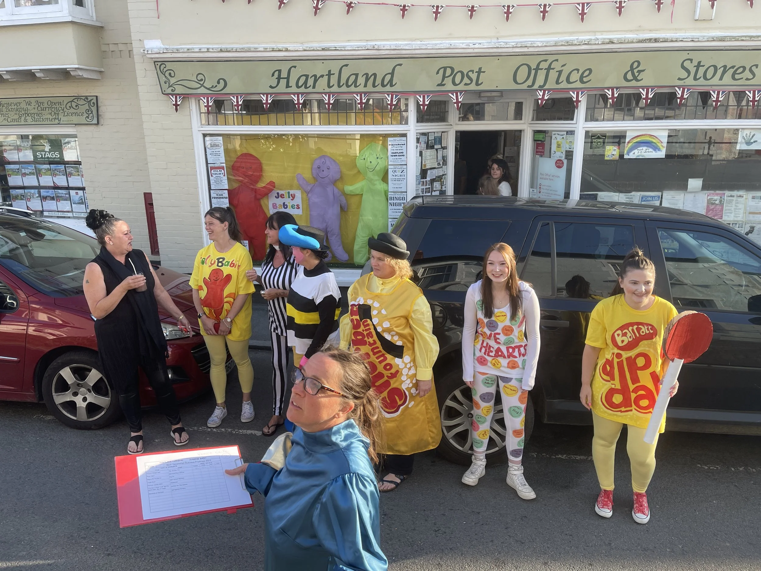 Judging of Best Decorated Business from 7pm