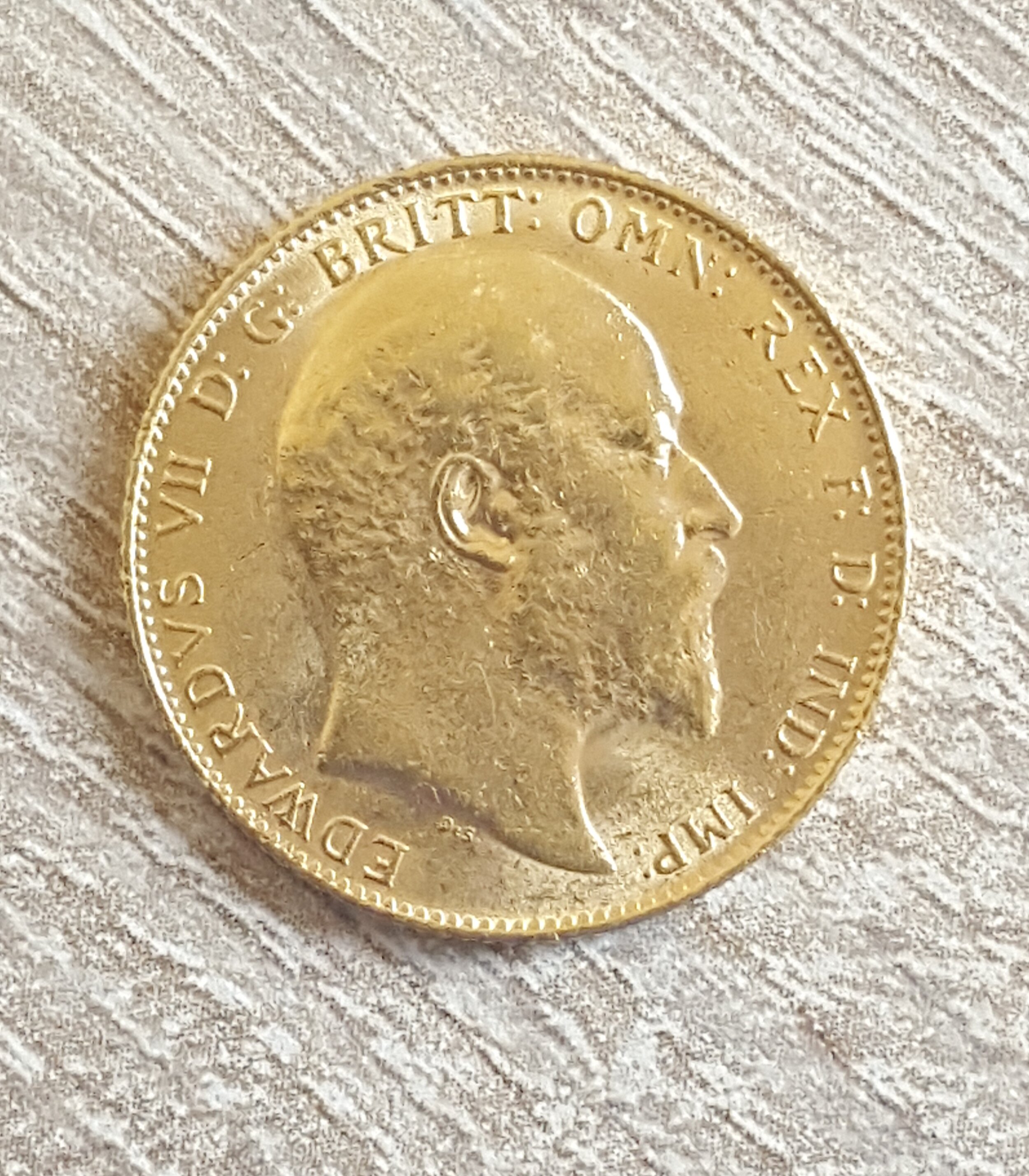 Edward VII 1910 22 Carat Gold Full Sovereign.