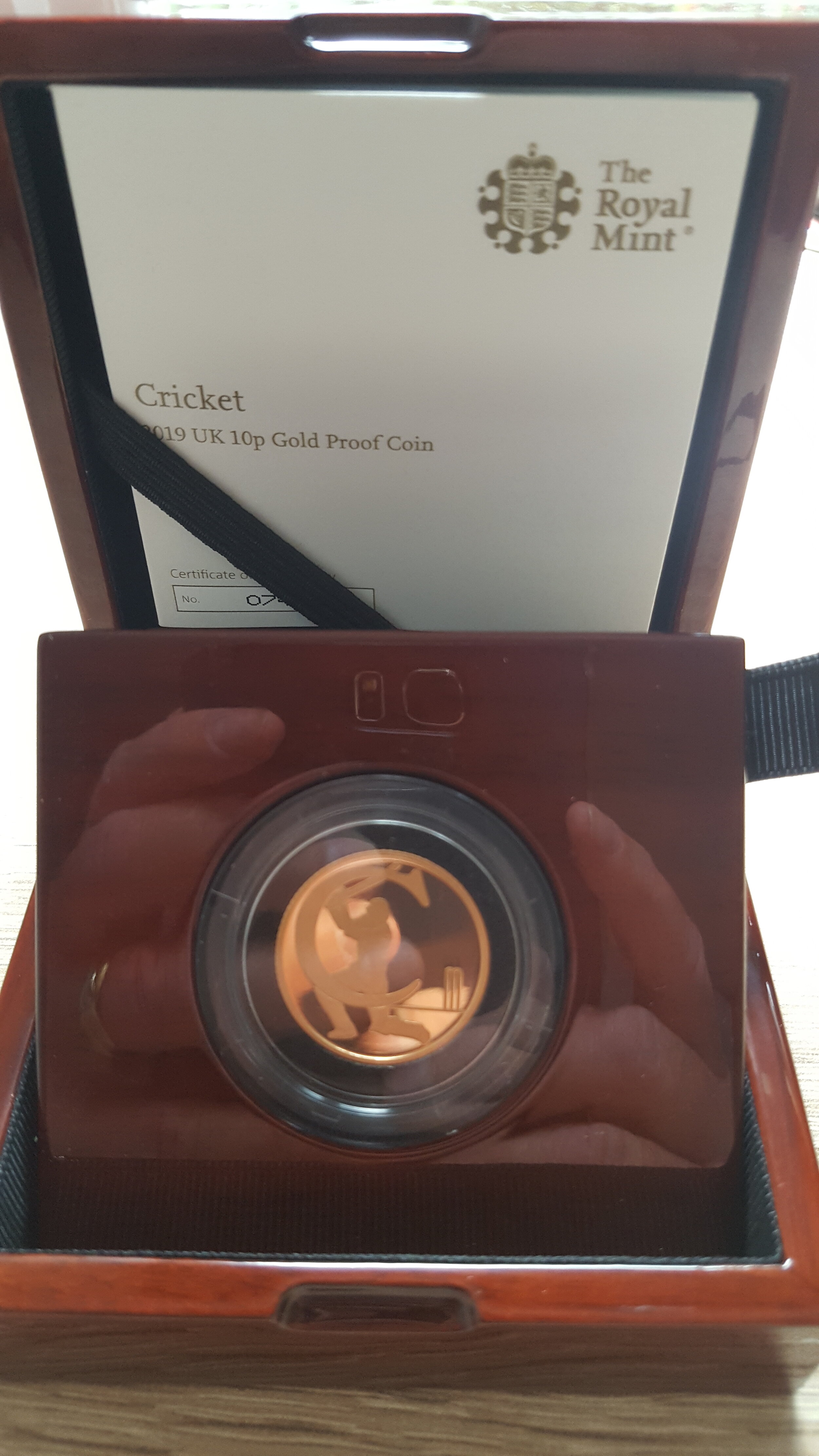 Cricket 2019 UK 10p Gold Proof Coin - Only 256 Minted with COA.