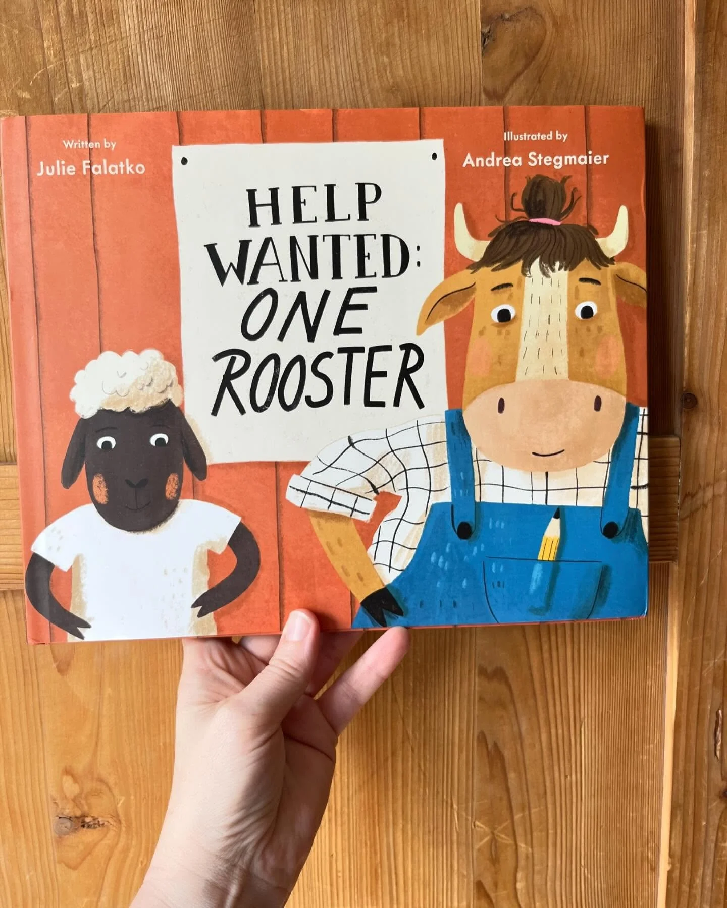 BOOKBIRTHDAY - HELP WANTED: ONE ROOSTER // Every farm needs a rooster, and Cow is determined to find the perfect candidate to wake up their sleepy farm. But the search is a lot harder than expected. // I had so much fun to illustrate all the animals 