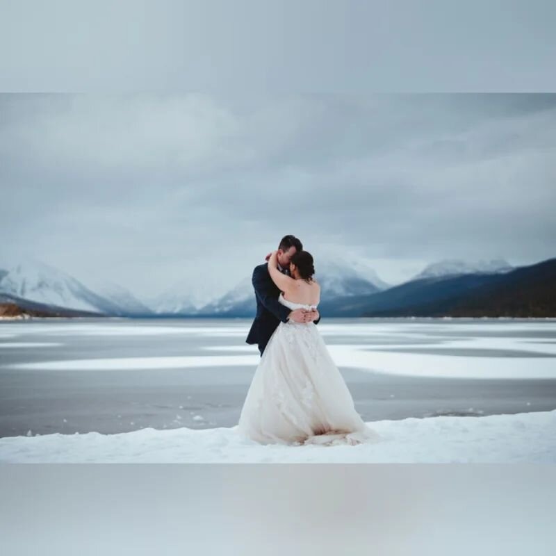 Glacier National Park Wedding!!! Everything was just perfect. 

#wedding #weddingphotography #montanaweddinghair #montanawedding #photographer #montana #engagement #theknot #xoxo #travel #followforfollowback
