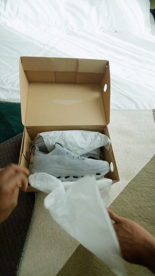 LOEWE X ON HERO FILM GIF 2.gif