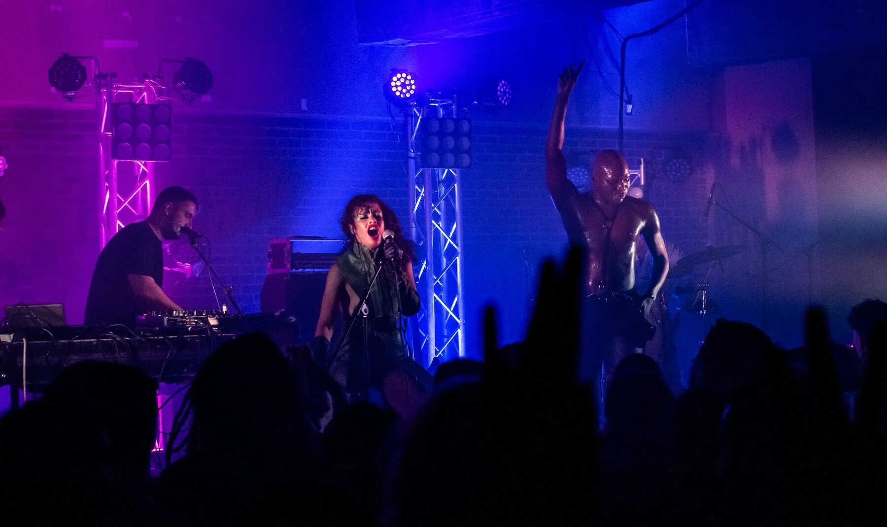 Teto Preto au Piccolo Rialto. Photo par Louis Longpré pour POP Montréal.