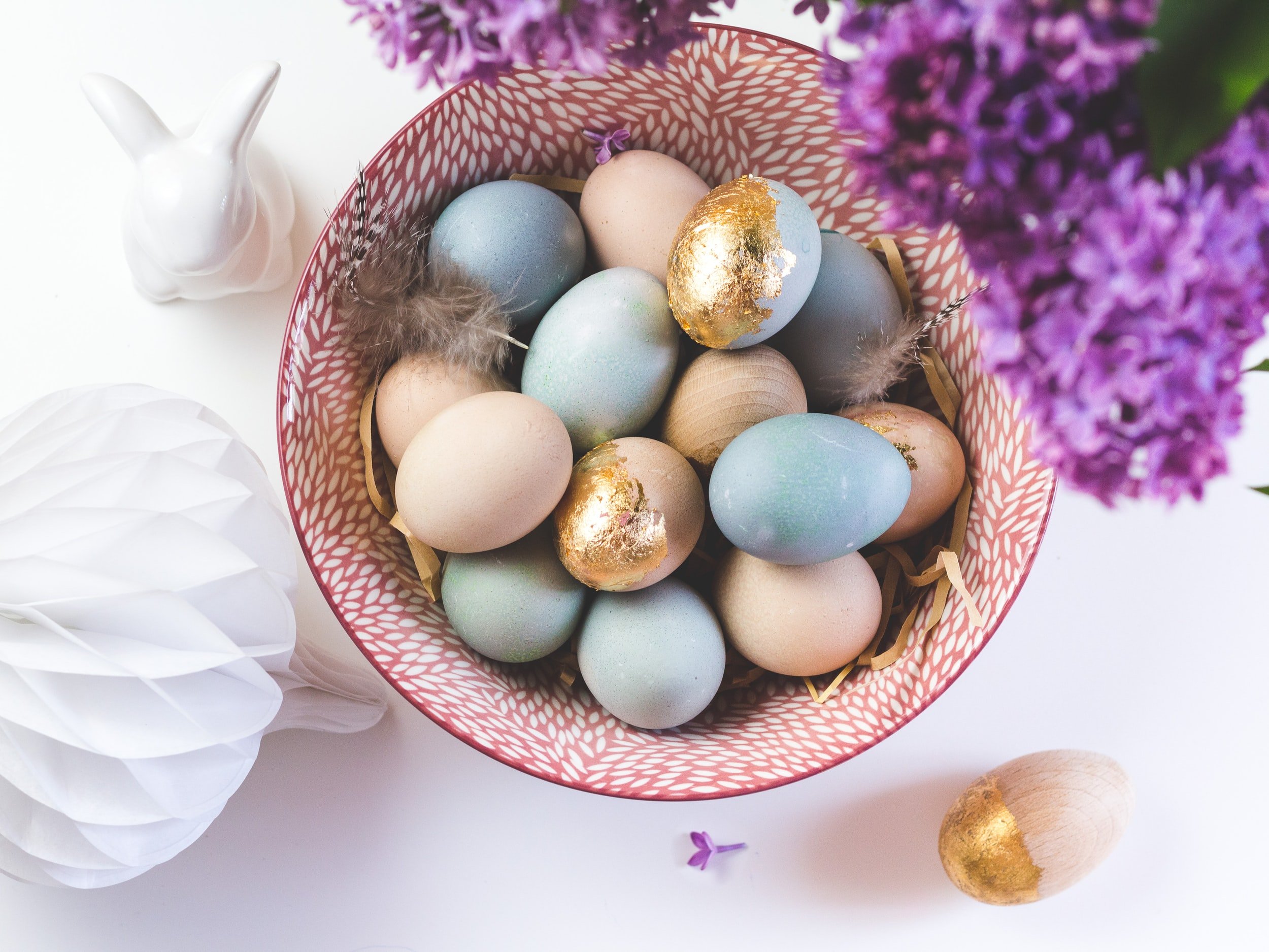 Golden Egg In A Nest With Leaves PNG Images