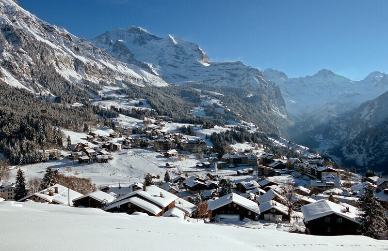 Wengen-Switzerland-Jungfrau-Region-Ski-Snowboard-Holidays-Mountain-People