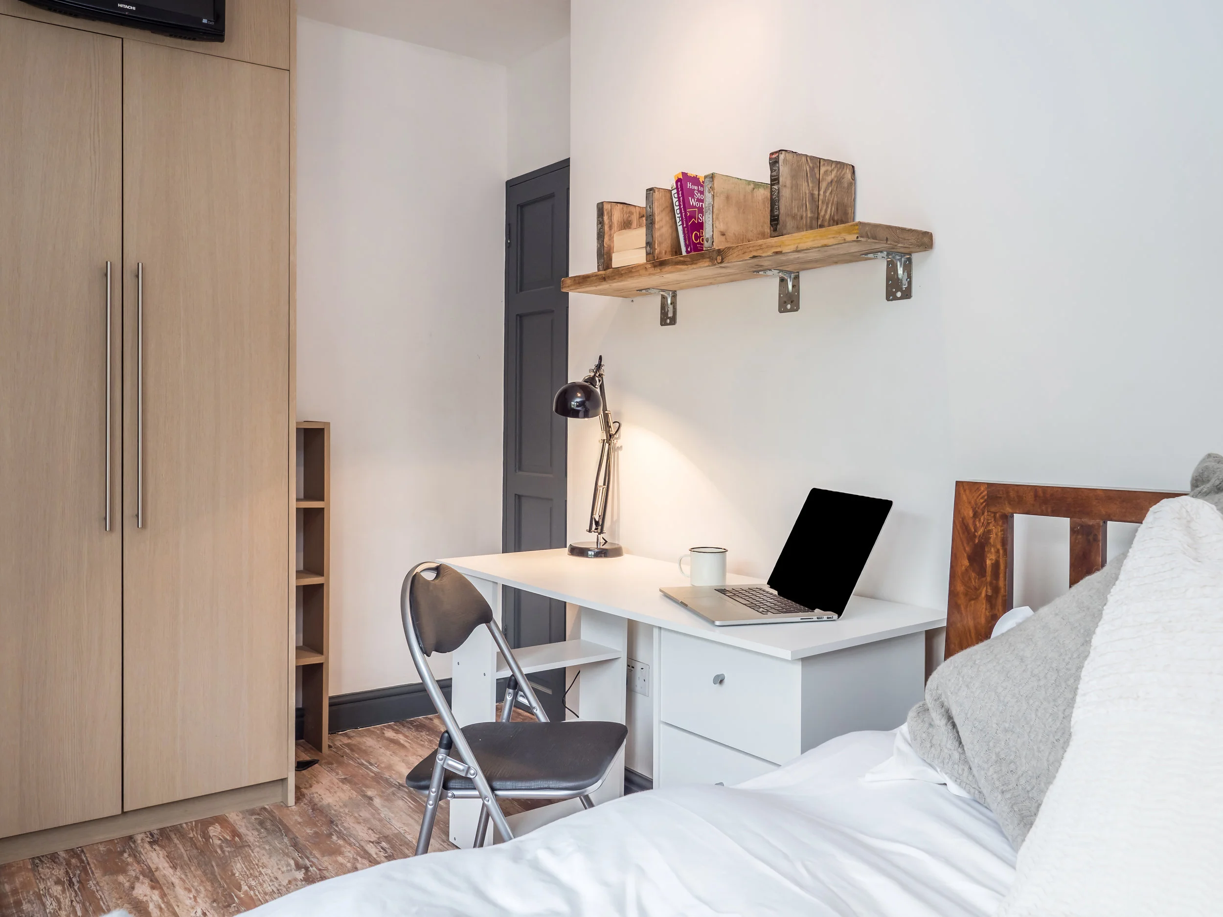 HR23 - Bed 1 Wide from Window 4.jpg
