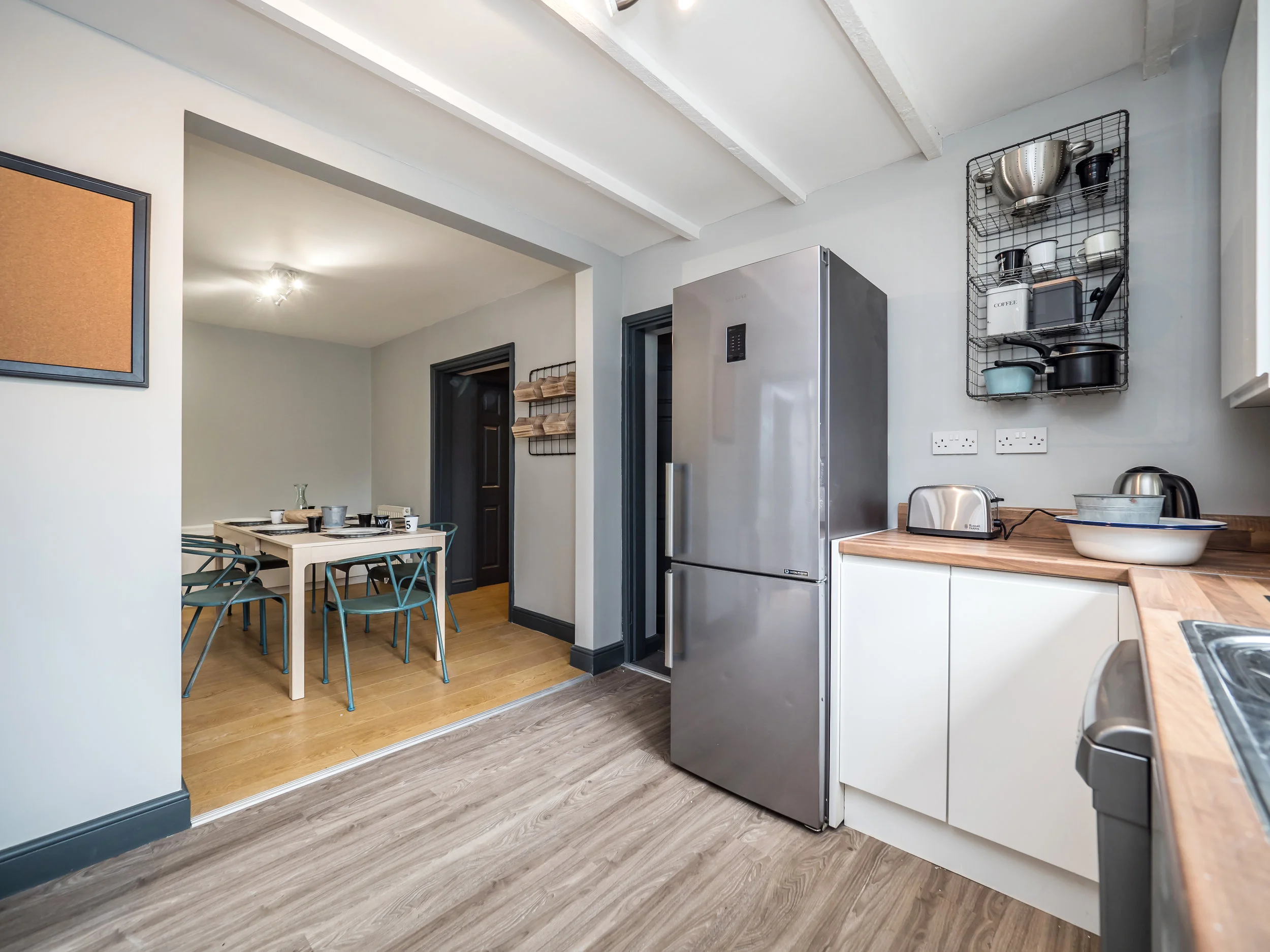 HR23 - Kitchen Dining 3.jpg