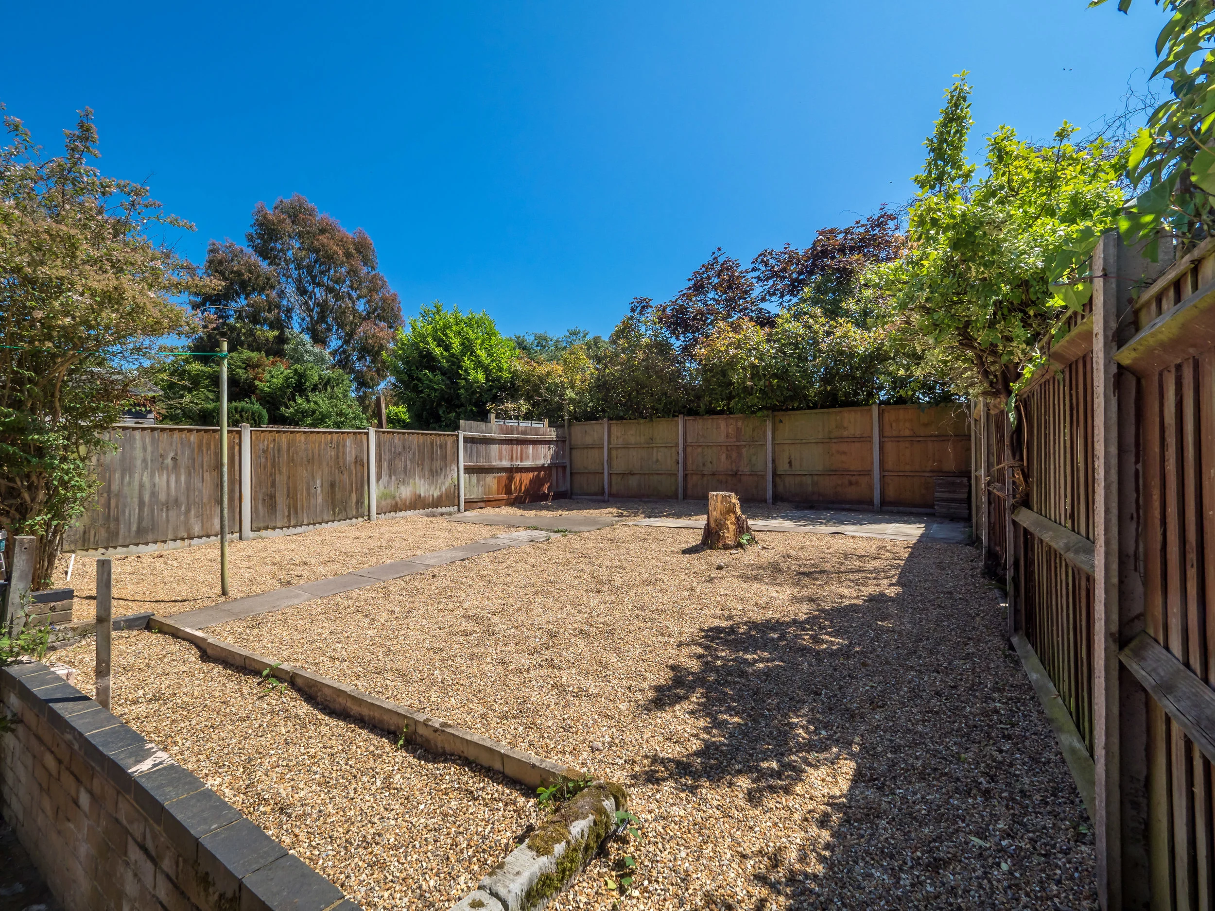 BR85 - Garden 1.jpg