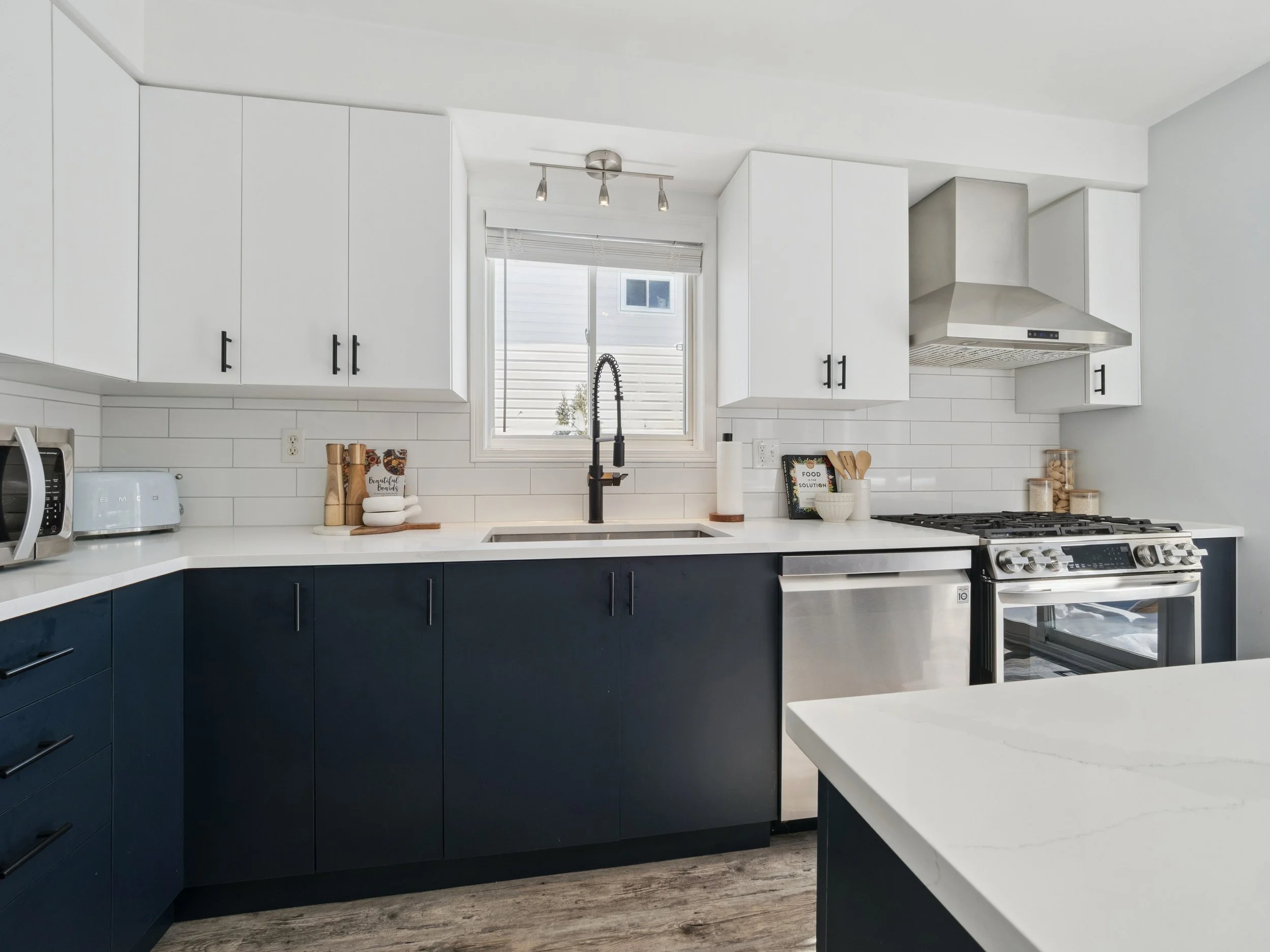 16-19 leslie Ave Barrie 016.jpg