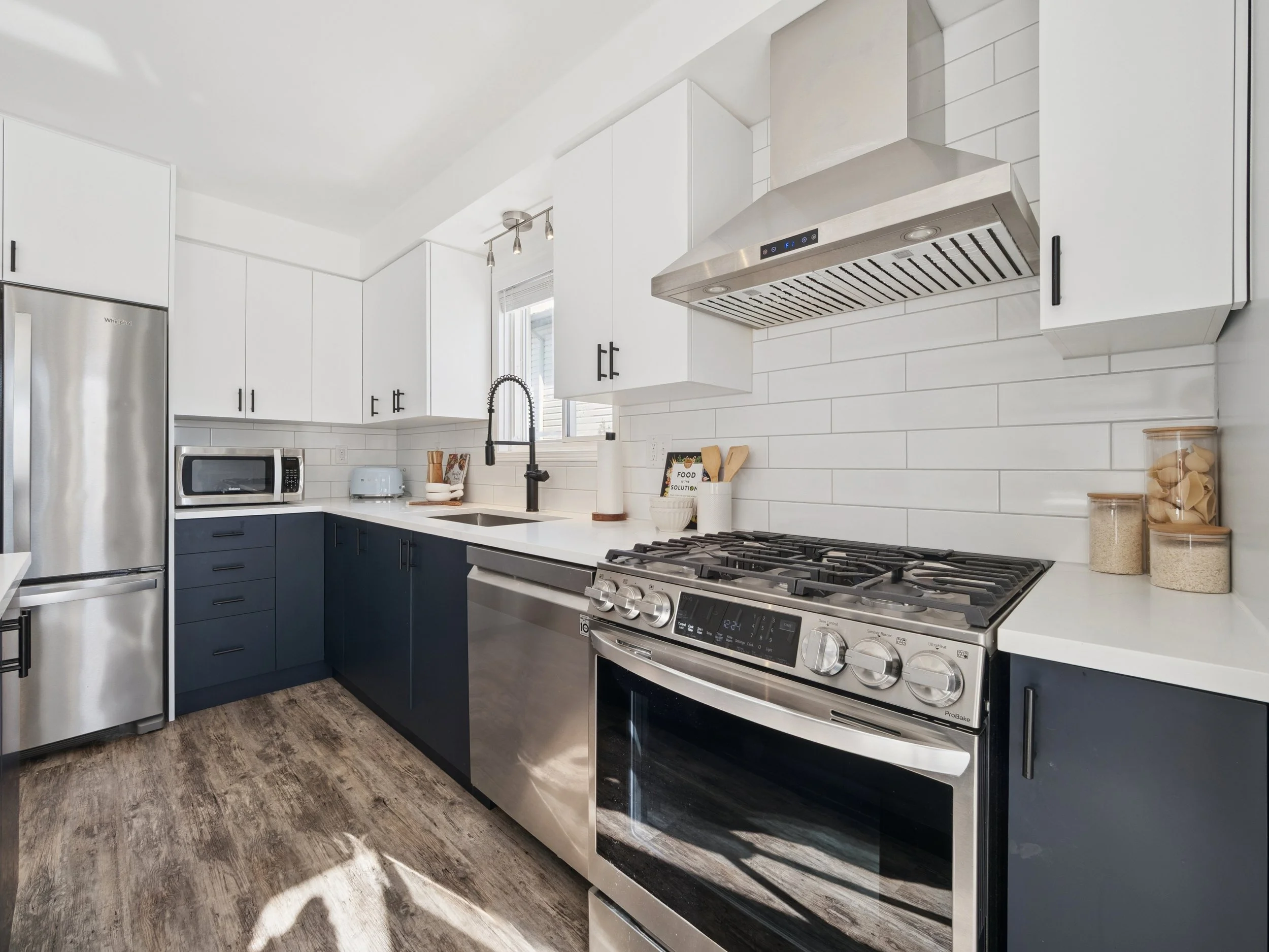 18-19 leslie Ave Barrie 018.jpg